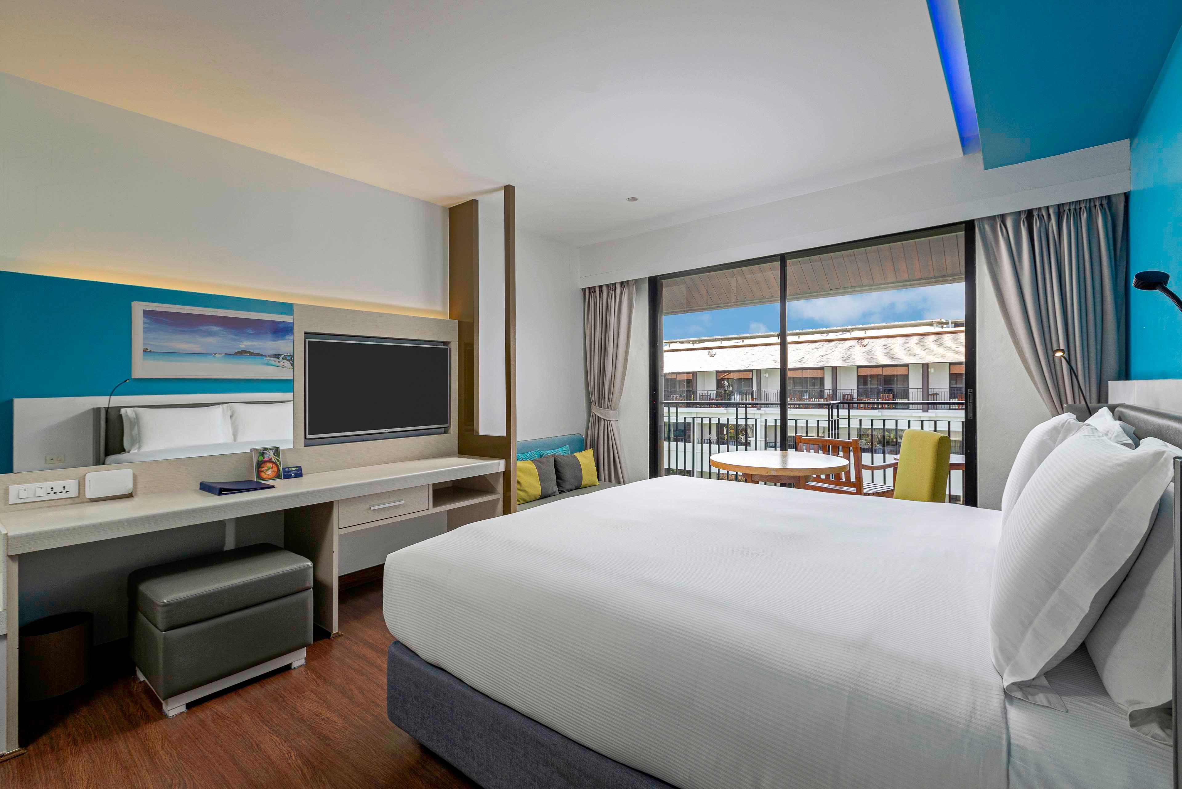 Double Deluxe King Bed