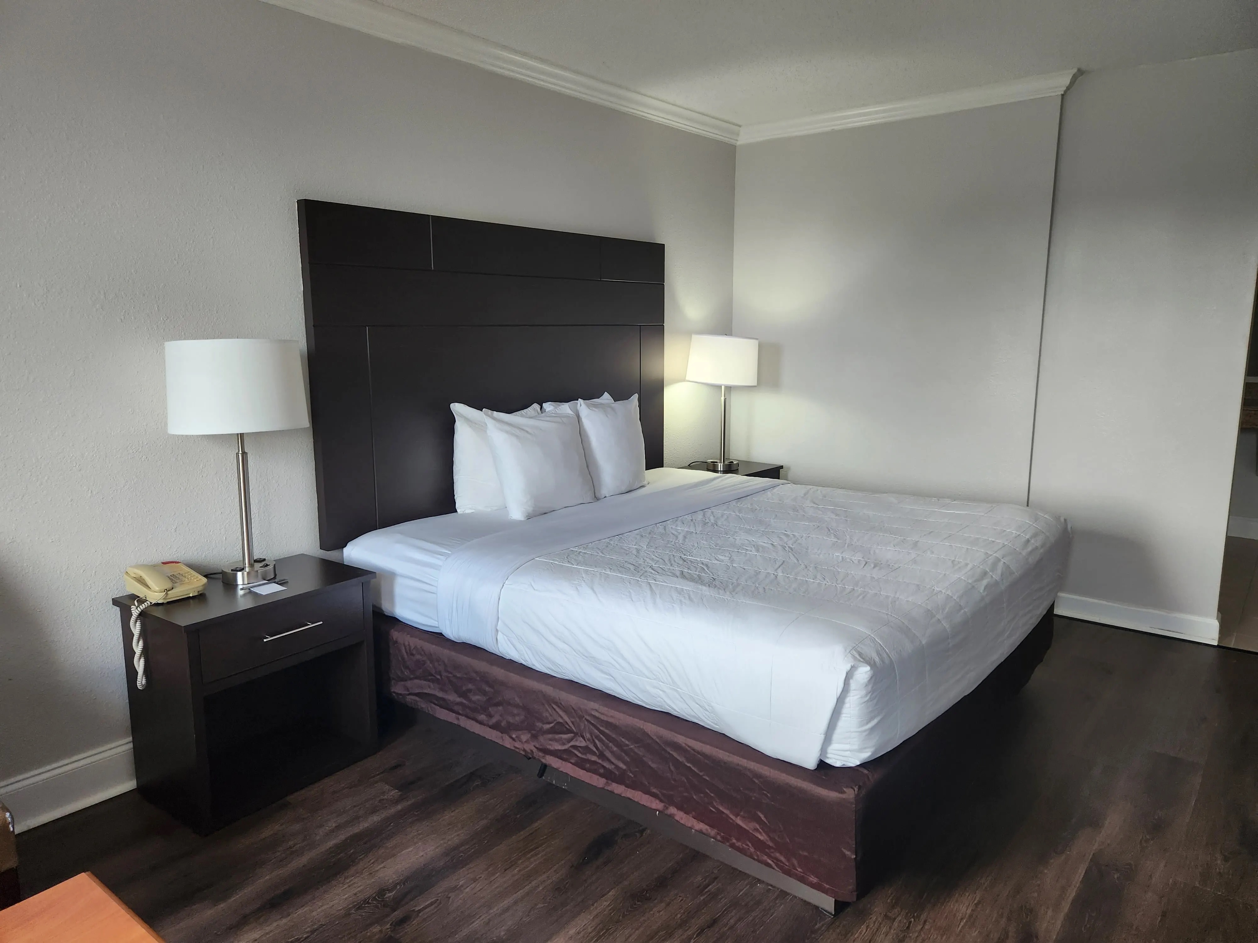 Double King Bed Non Smoking