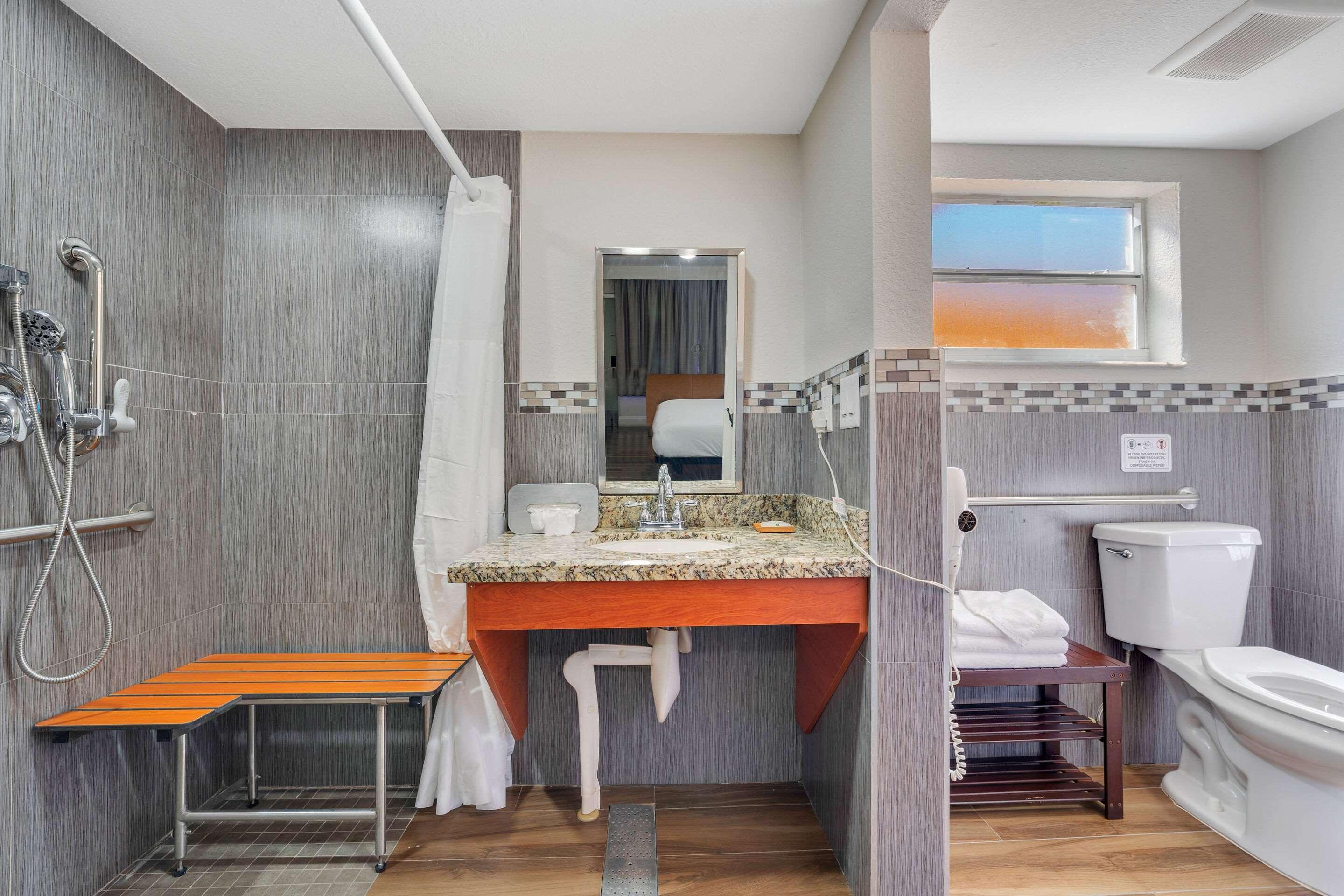 Double King Bed Non Smoking