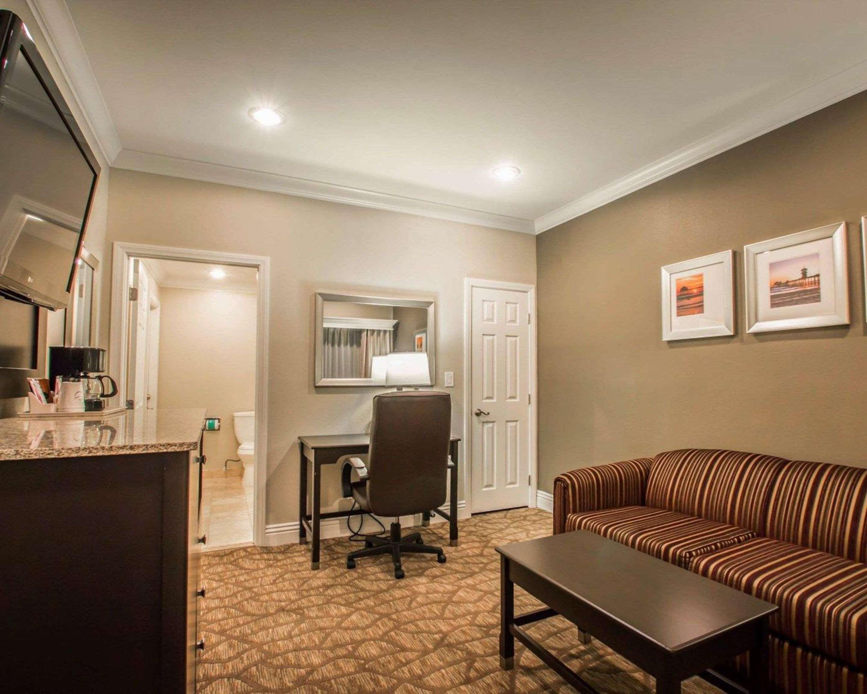 Suite Two Queen Beds