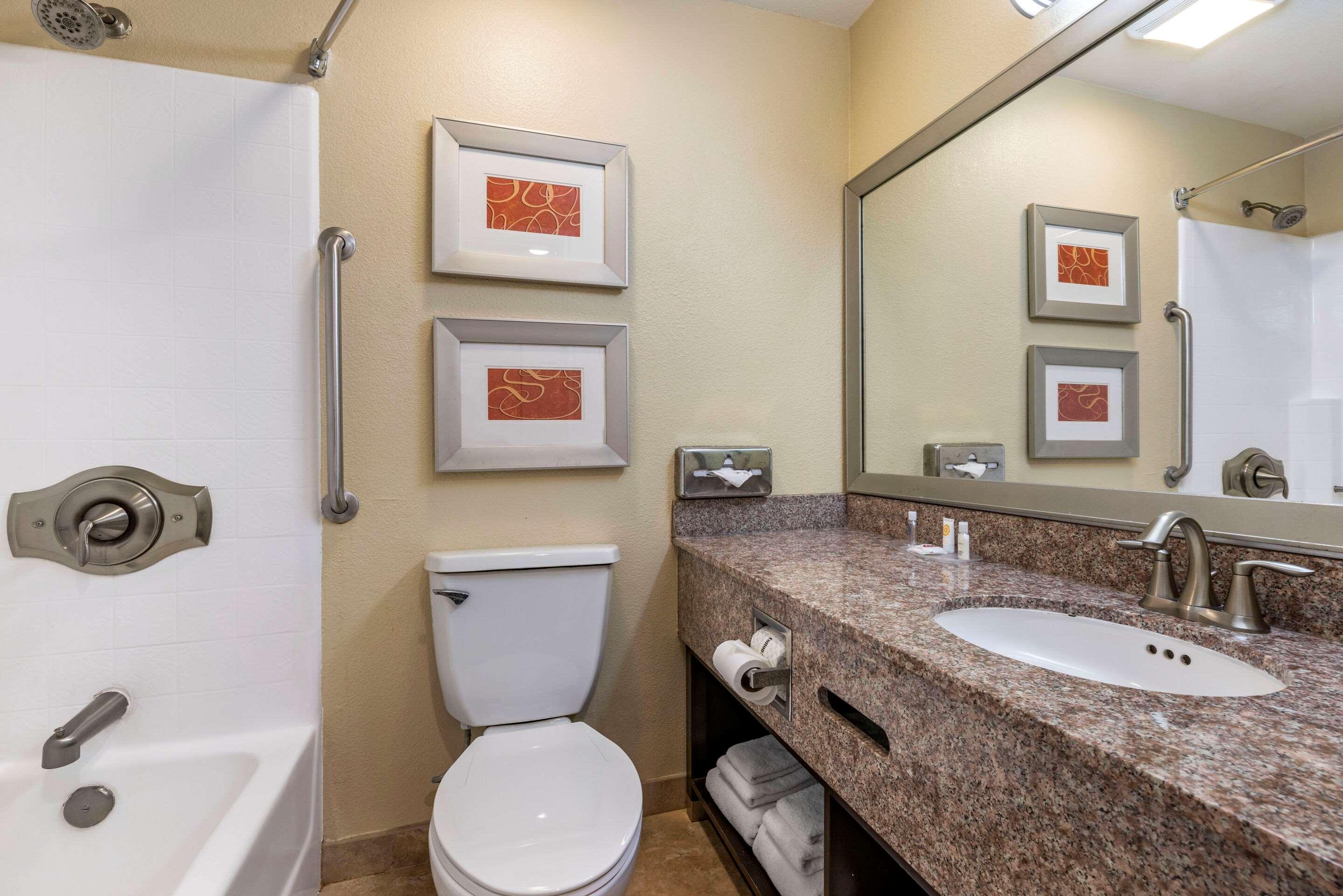 Suite Two Queen Beds Non Smoking