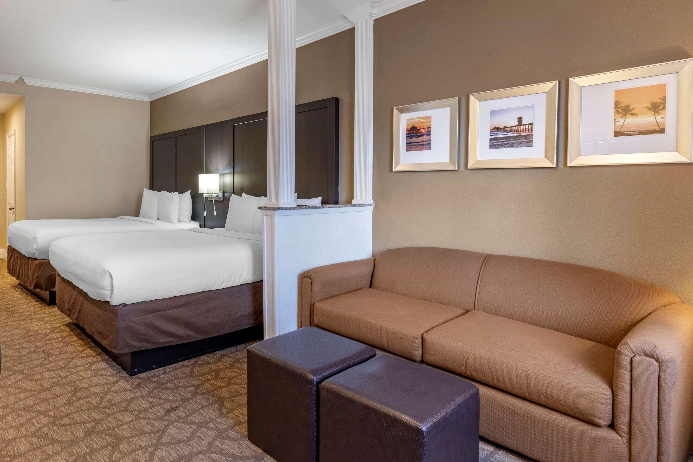 Suite Two Queen Beds Non Smoking