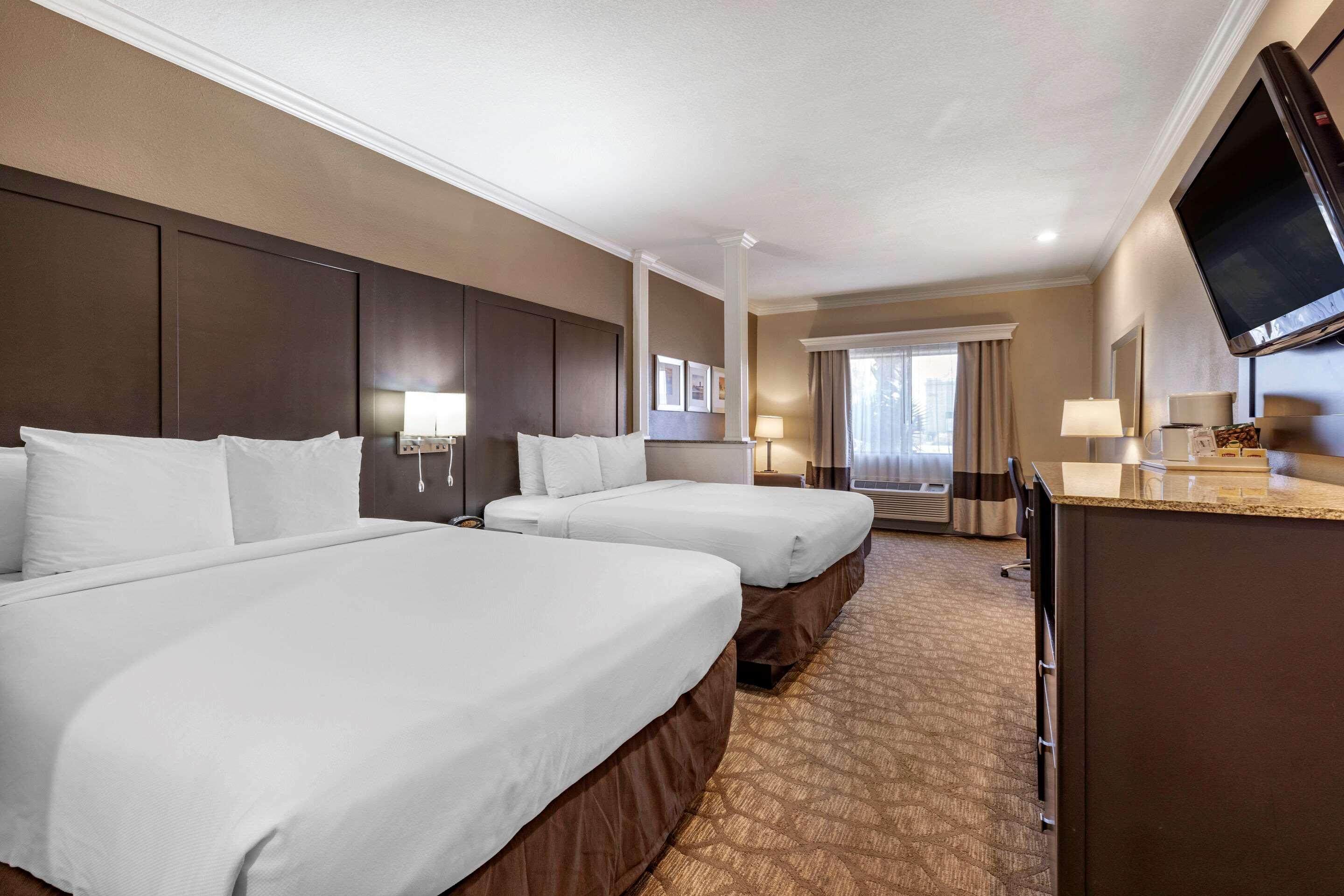 Suite Two Queen Beds