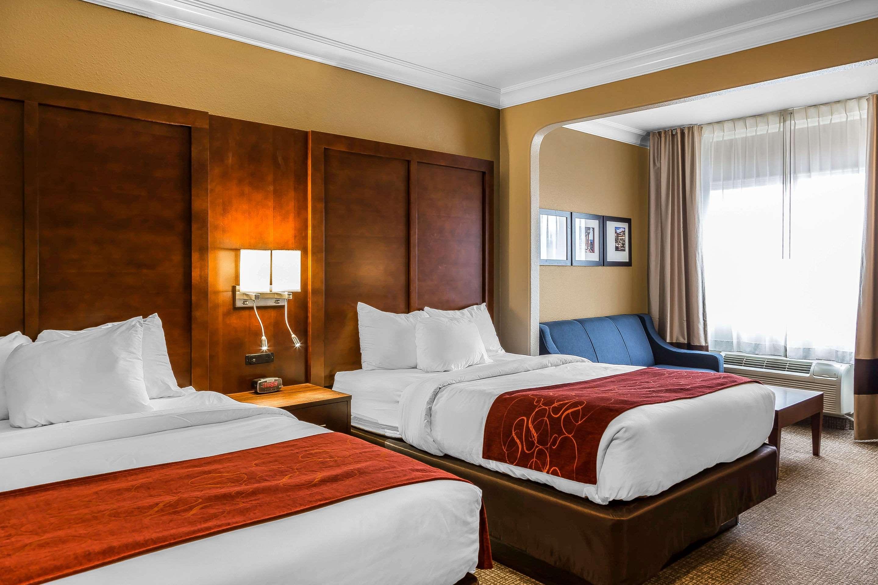 Suite Two Queen Beds Non Smoking