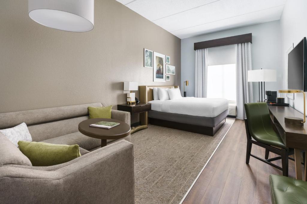 Studio King Size Bed