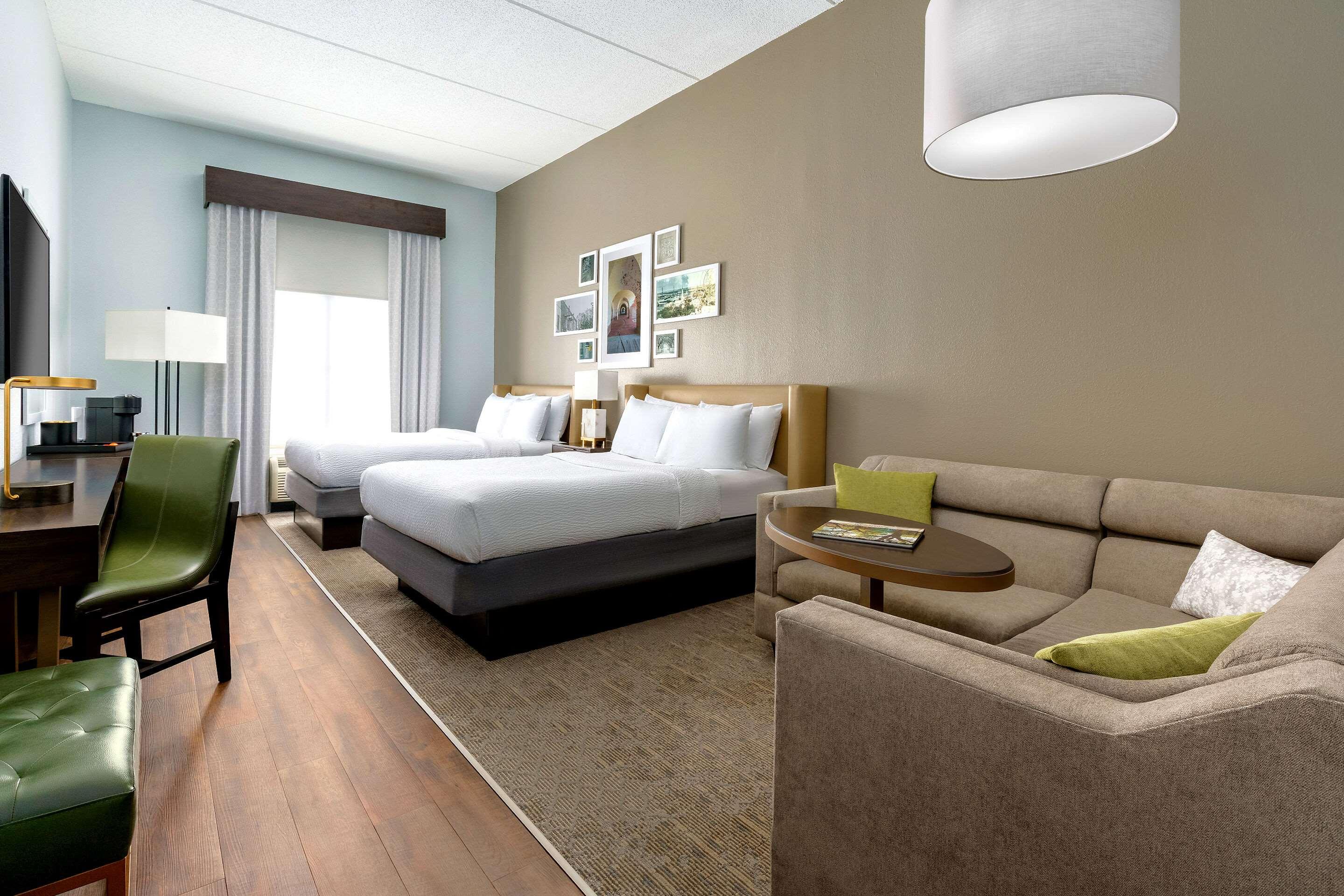 Suite Two Queen Beds Non Smoking