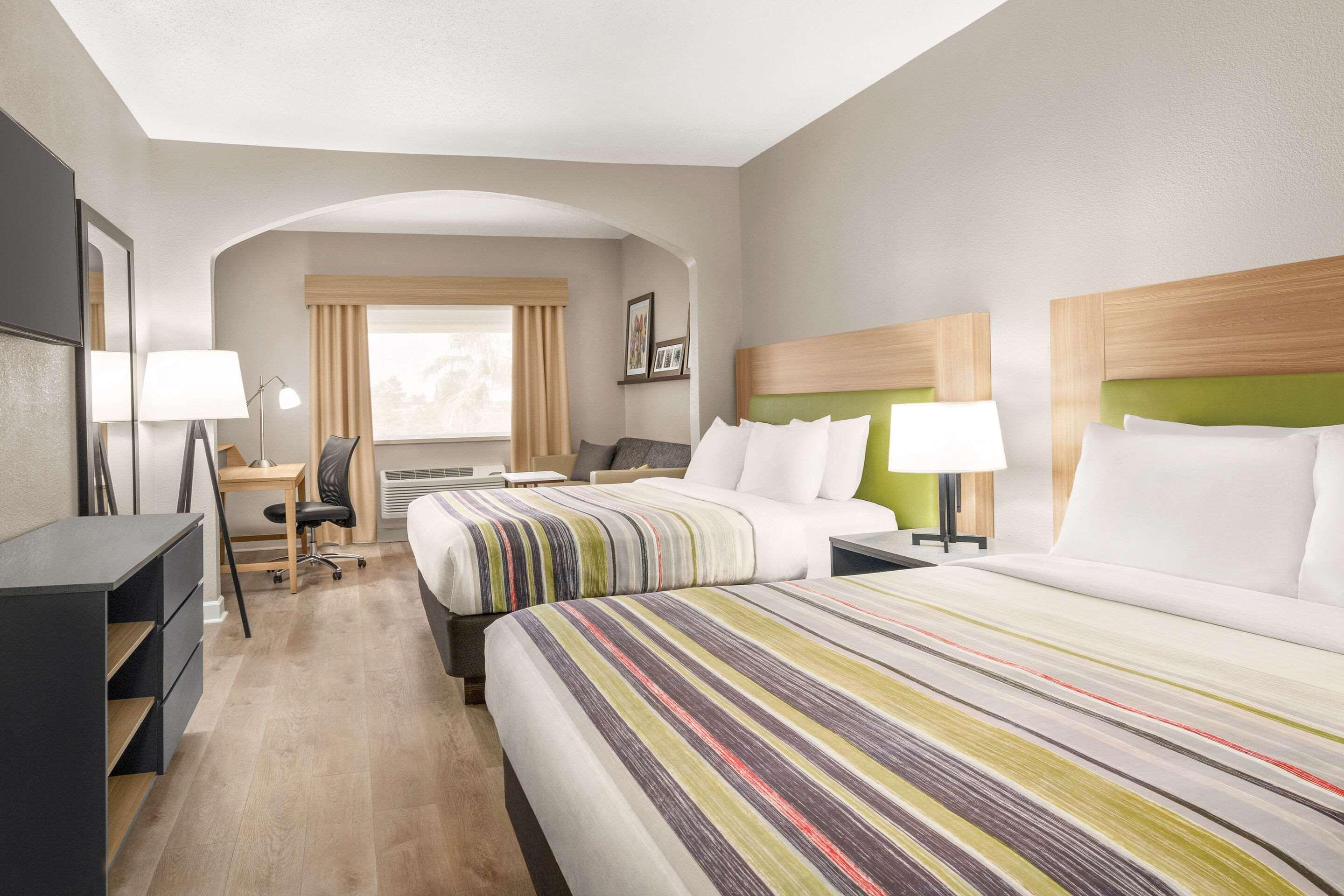 Suite Two Queen Beds