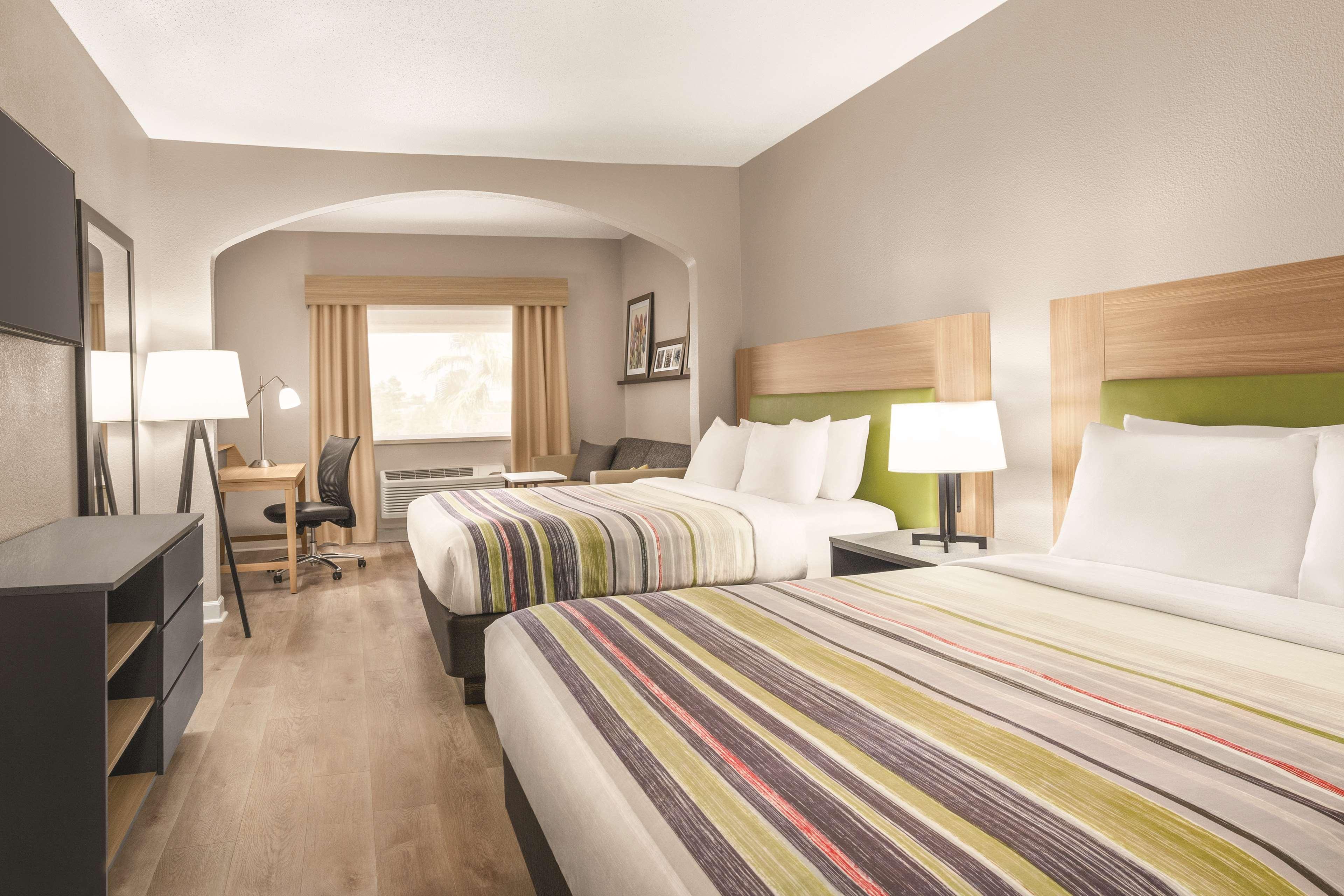 Suite Two Queen Beds Non Smoking