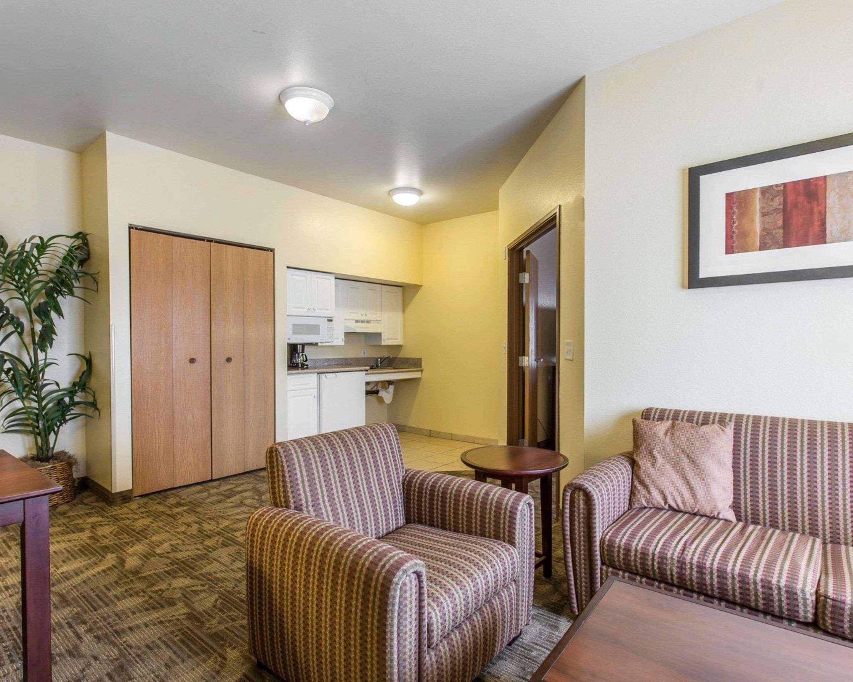 Suite Two Queen Beds