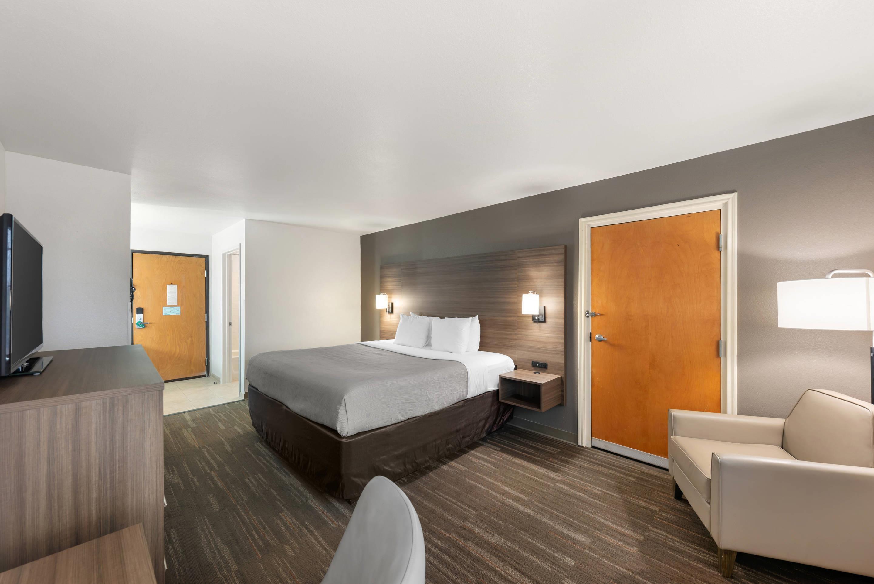 Double King Bed Non Smoking