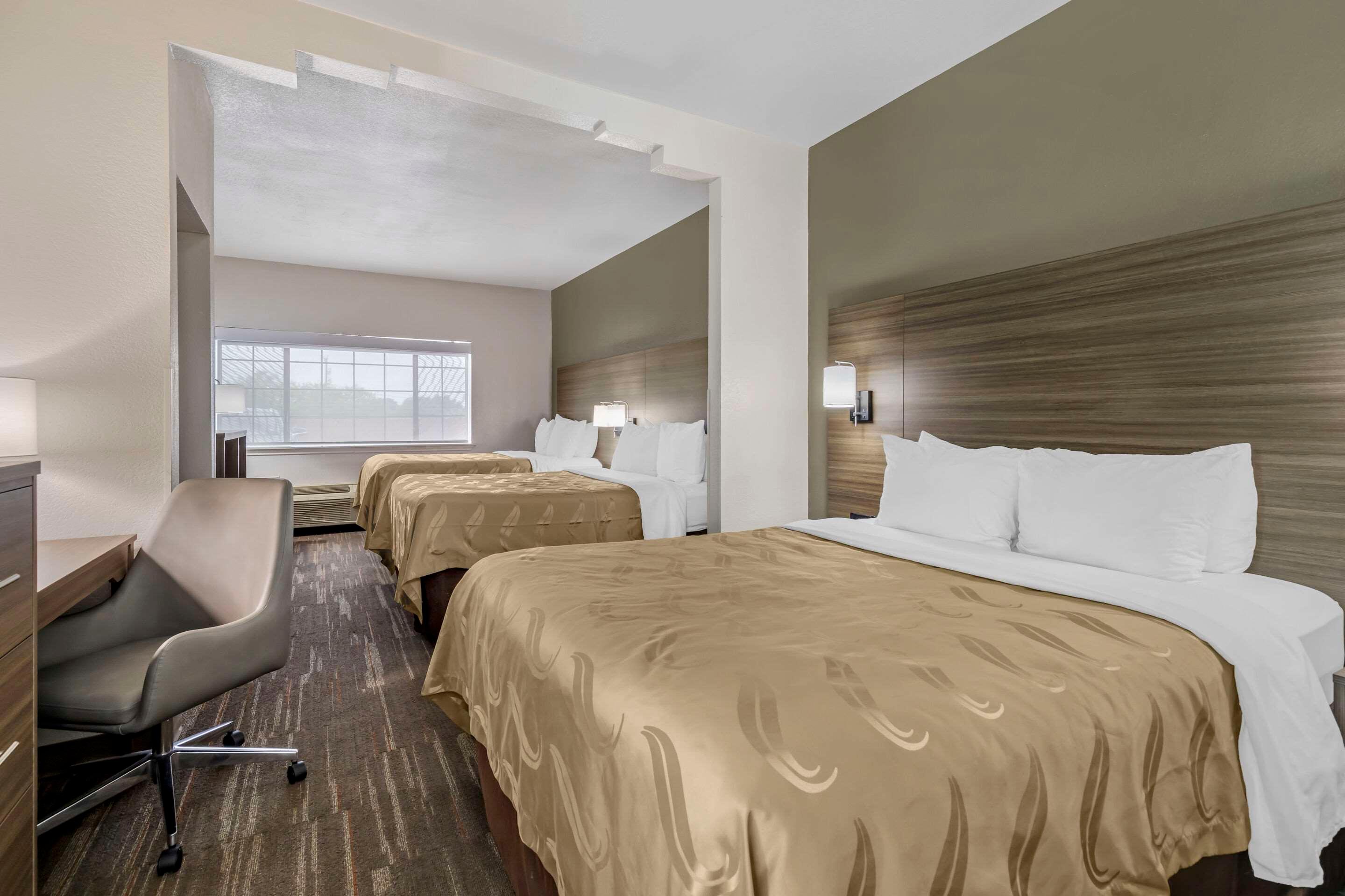 Suite Two Queen Beds Non Smoking