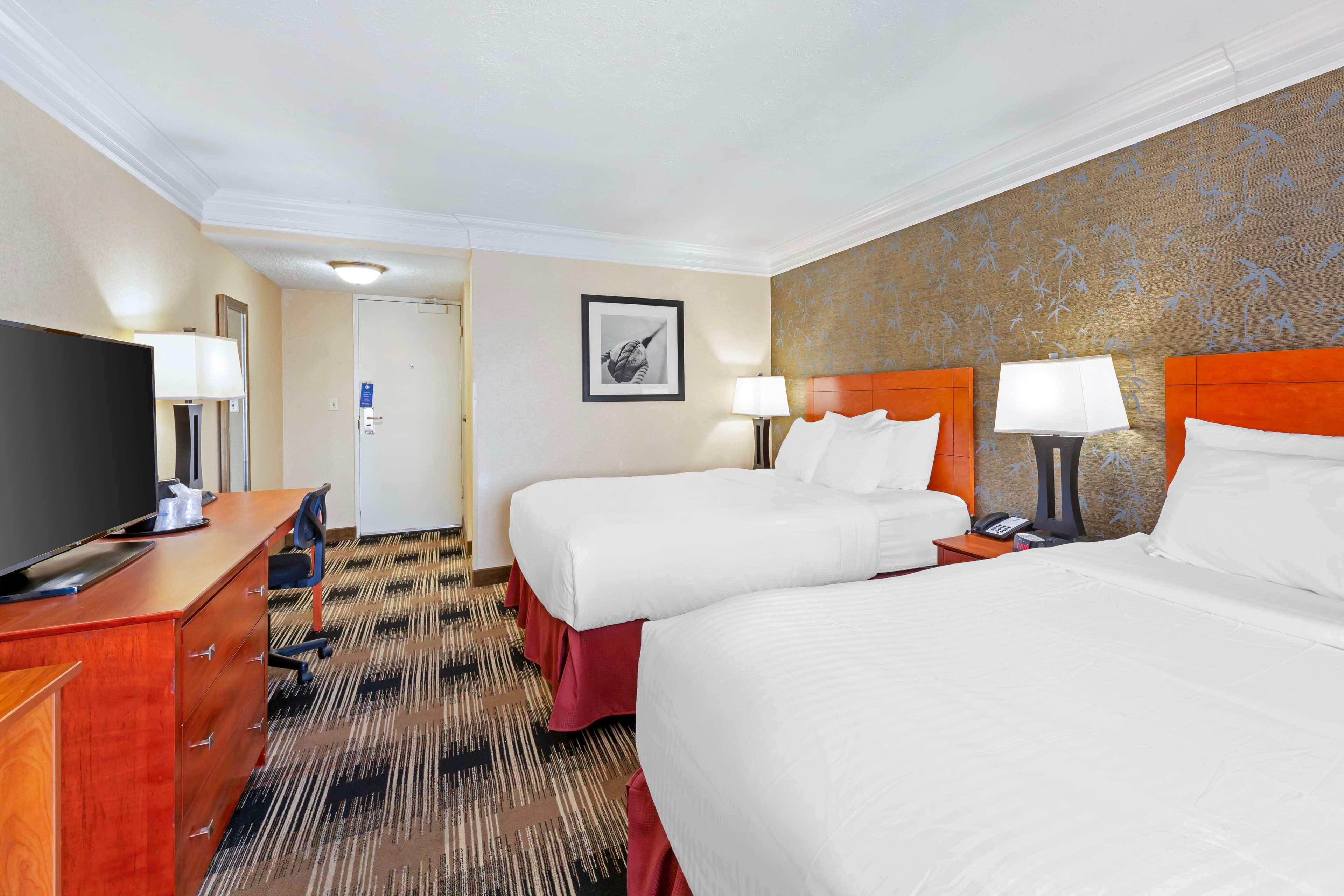 Quadruple Two Double Beds