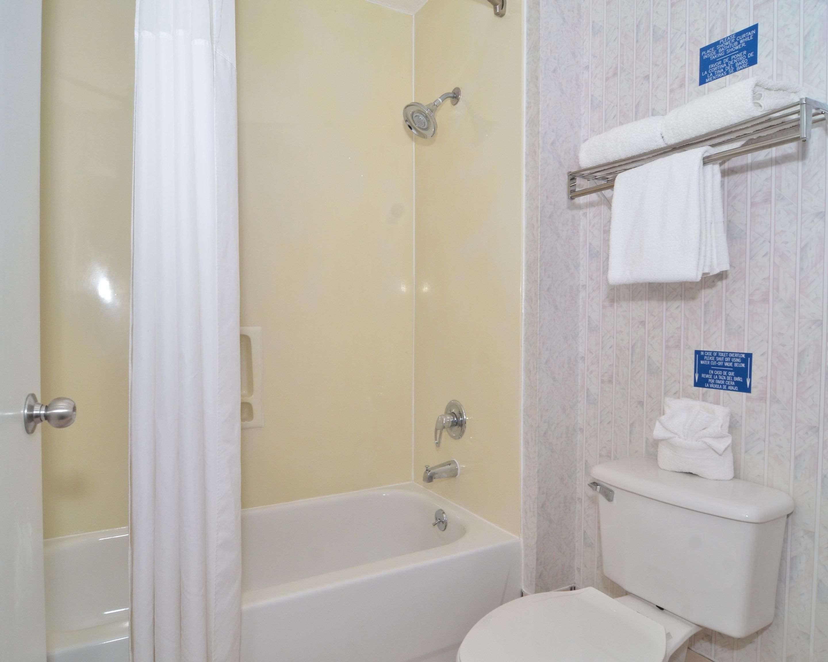 Double Two Queen Beds Non Smoking