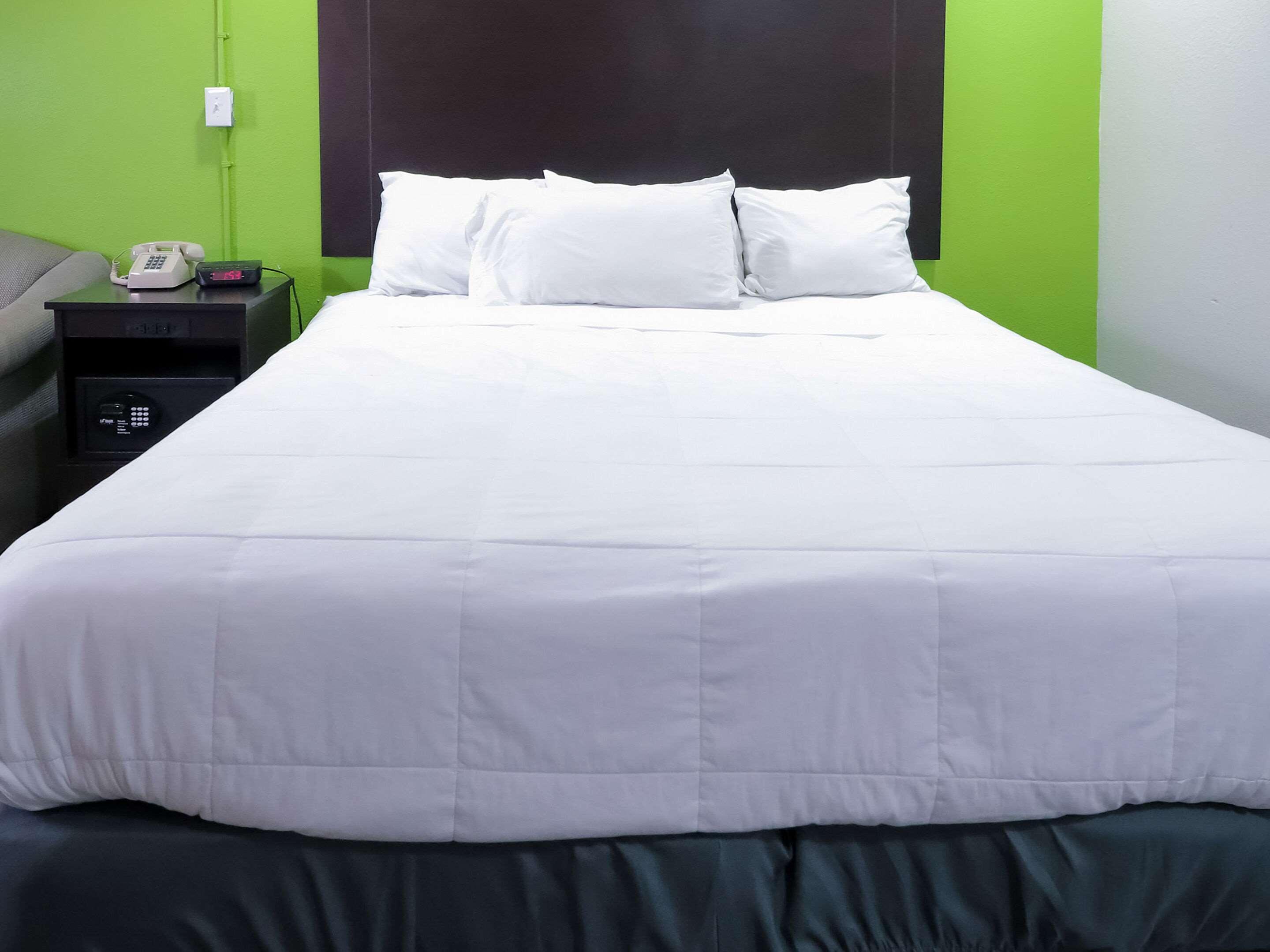 Double King Bed Non Smoking