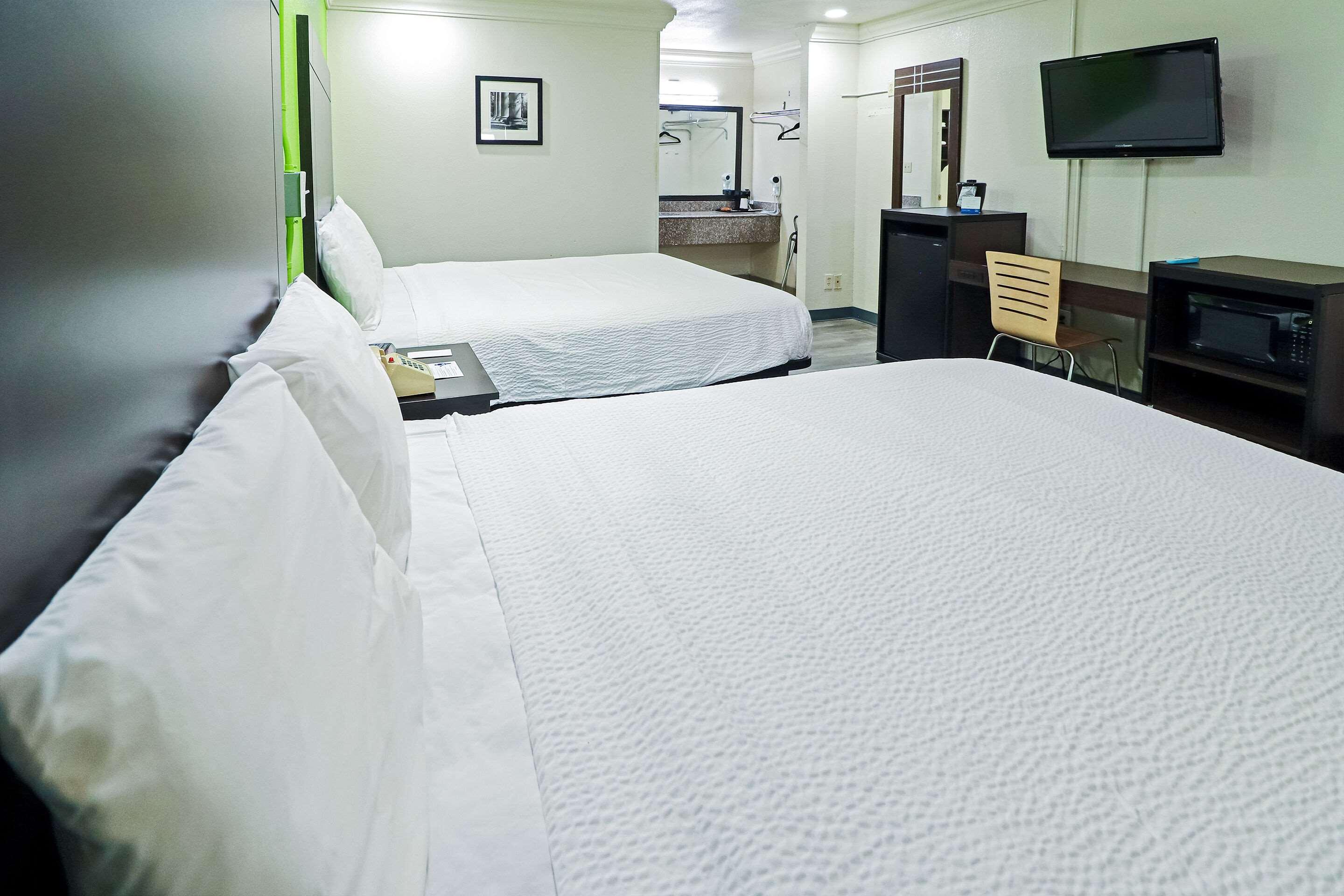 Double Two Queen Beds Non Smoking