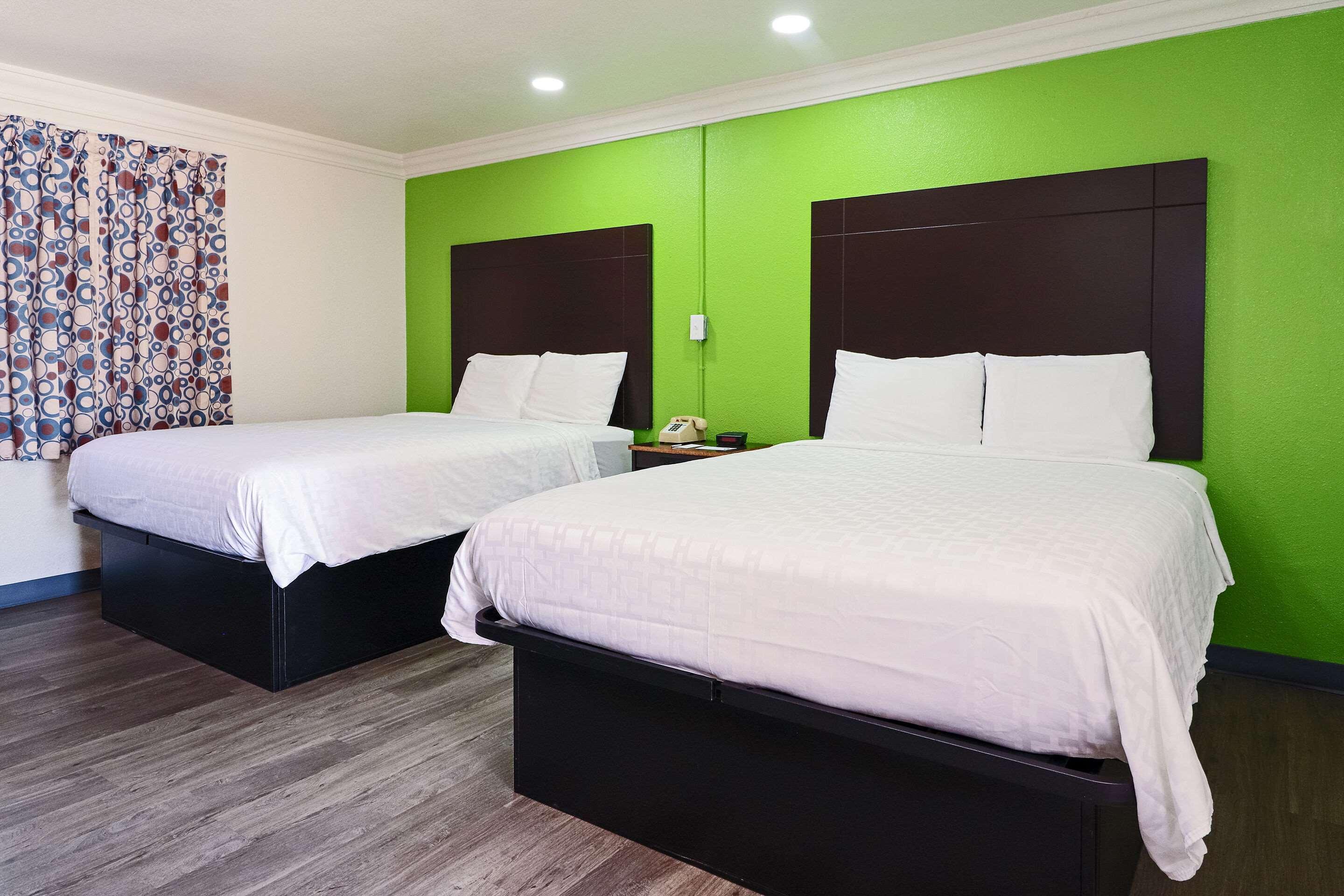 Double Two Queen Beds Non Smoking