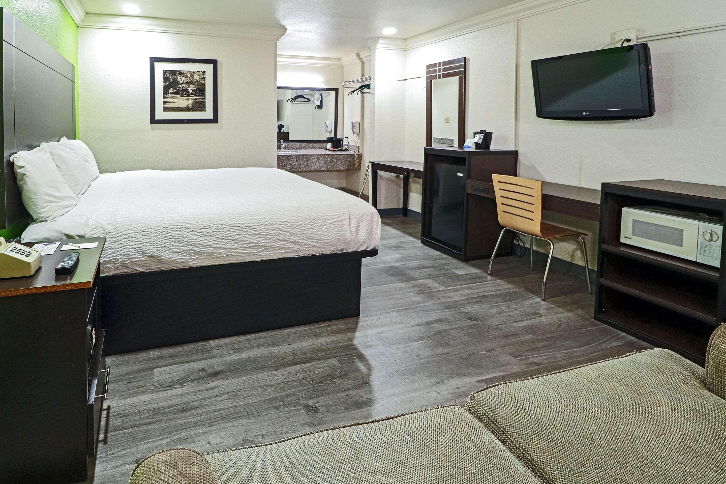 Double King Bed Non Smoking