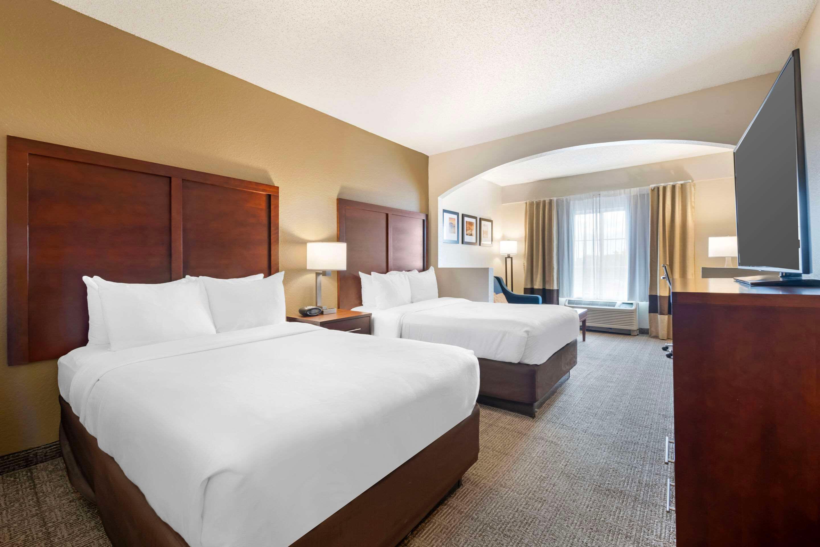 Suite Two Double Beds Non Smoking