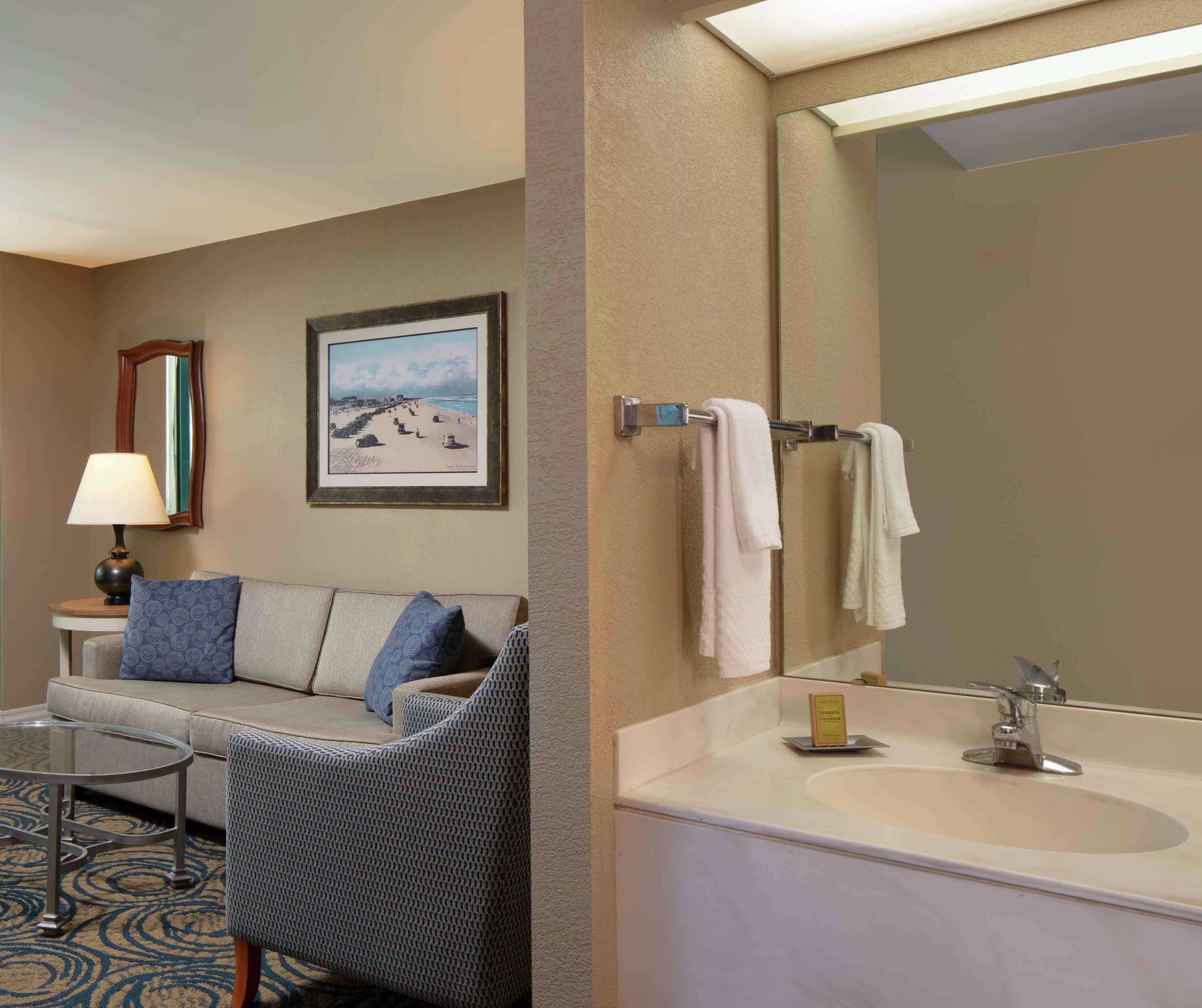 Suite Ocean Front King Bed