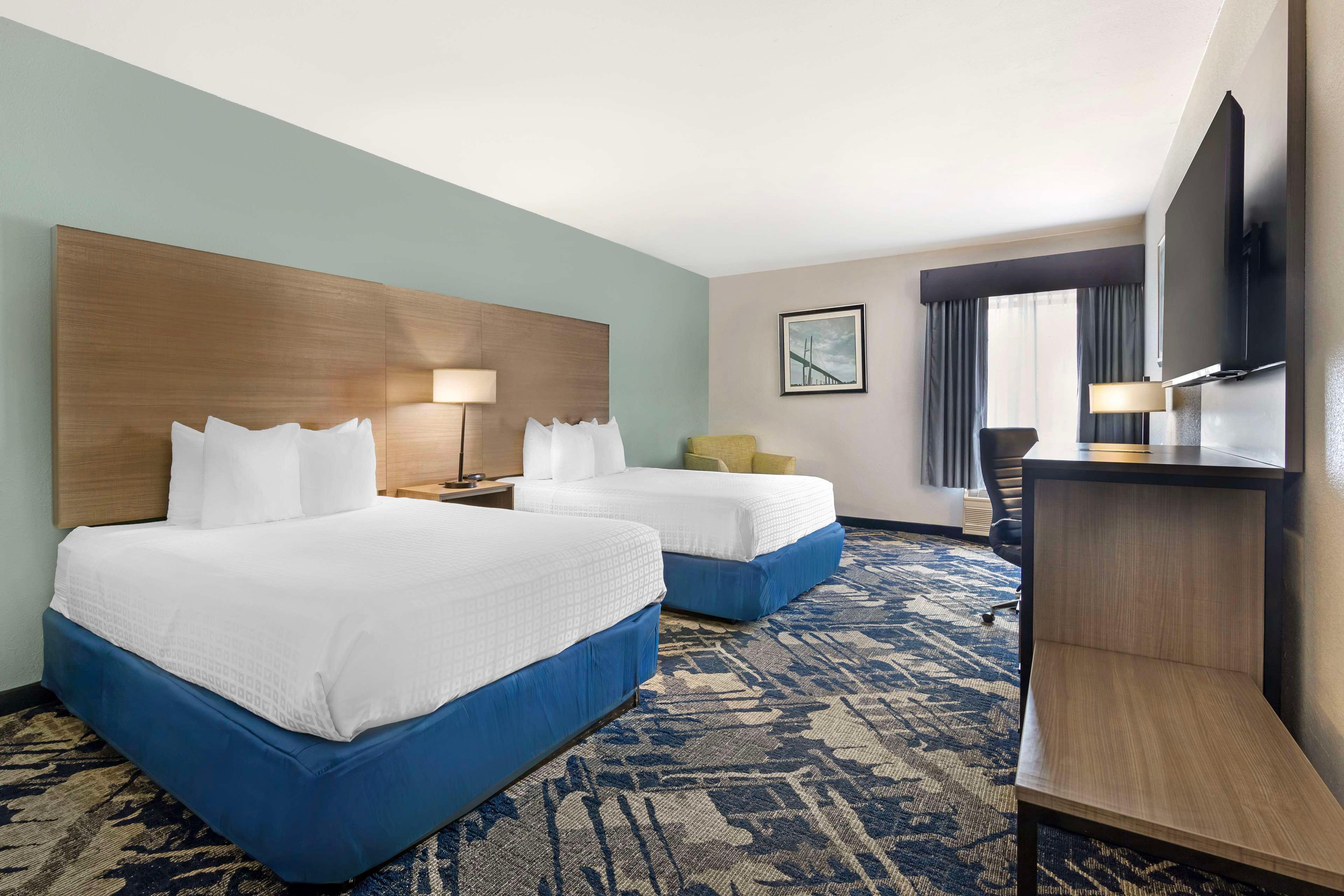 Suite Two Queen Beds