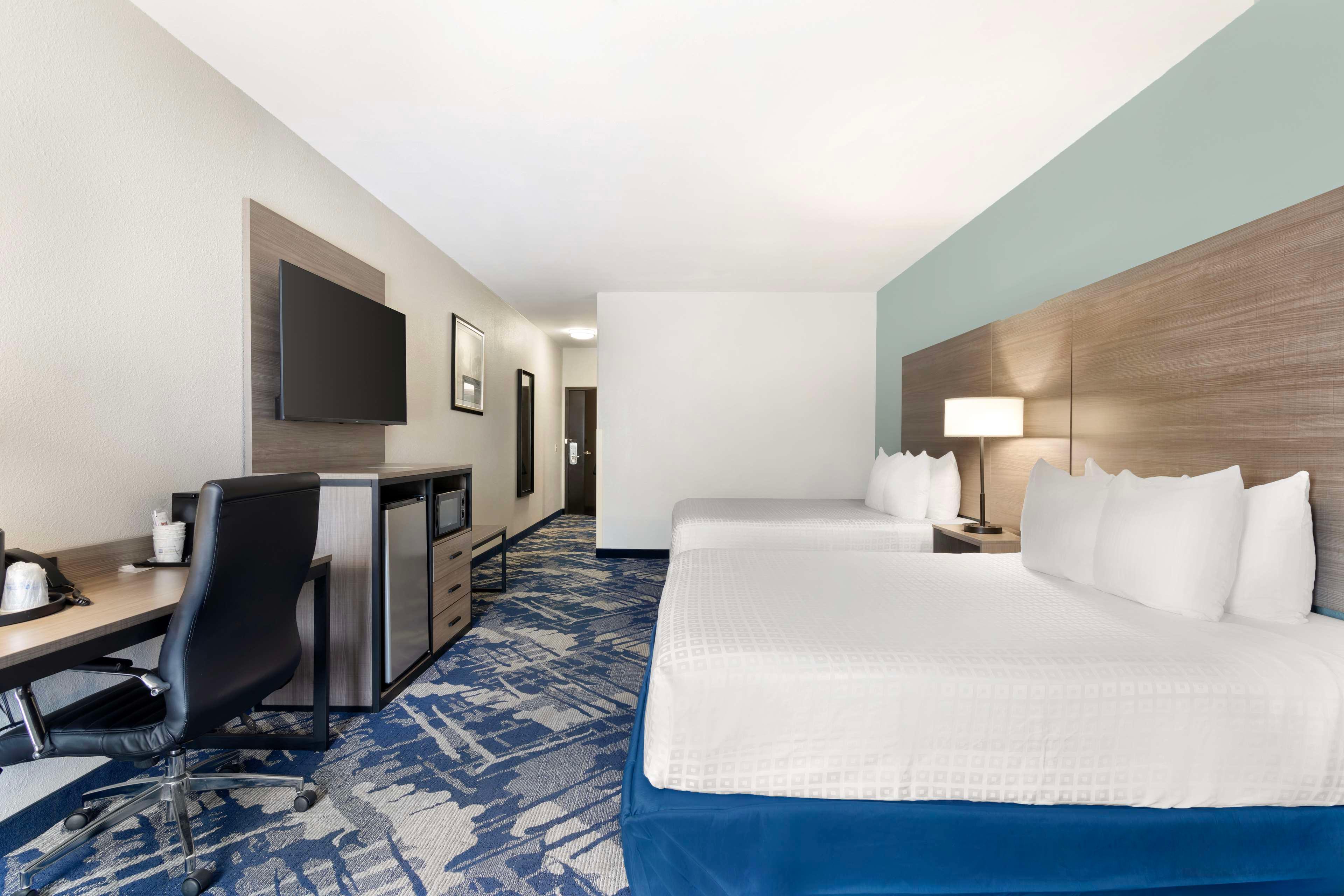 Suite Two Queen Beds