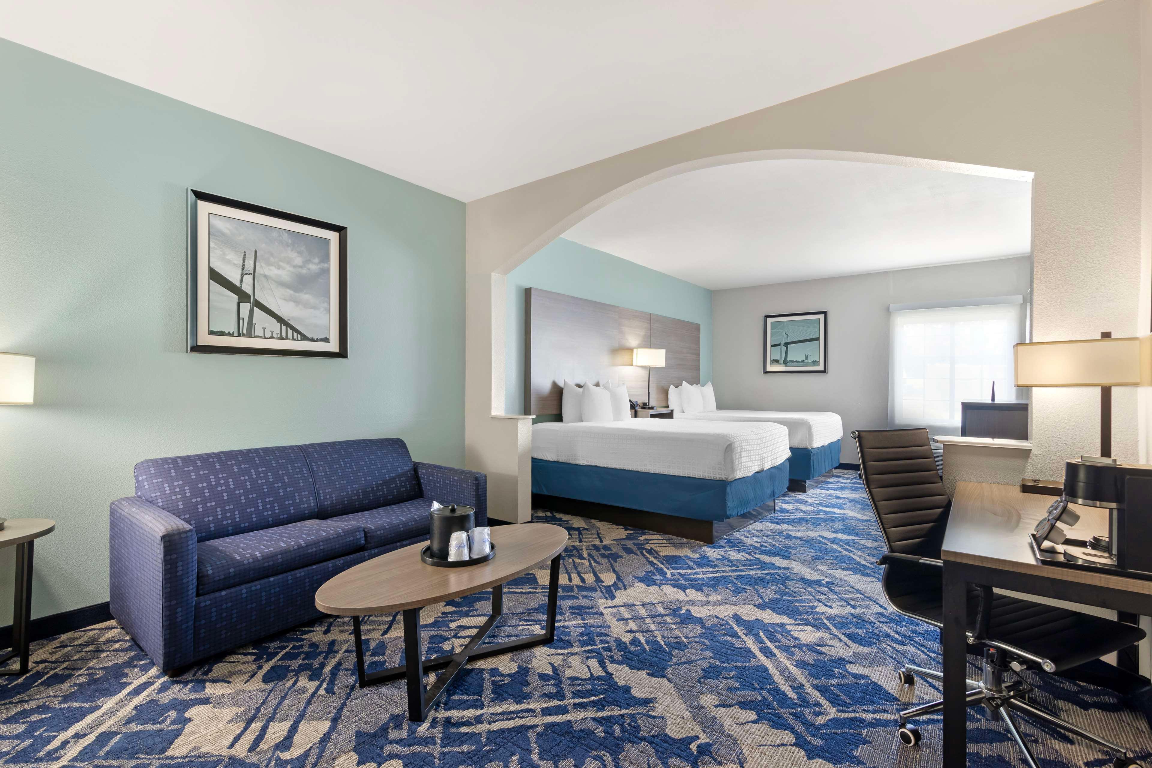 Suite Two Queen Beds