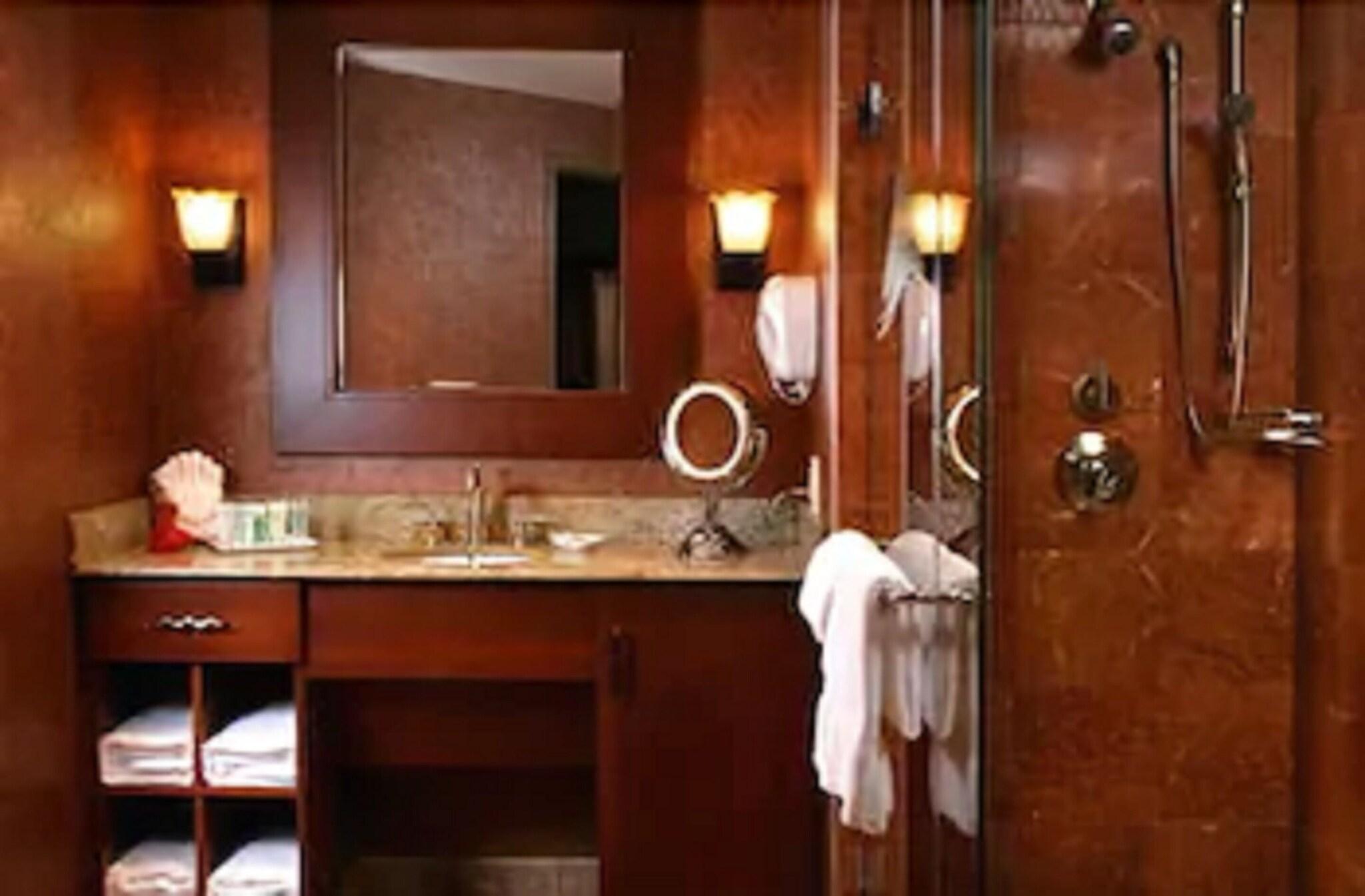 Double Deluxe Two Queen Beds