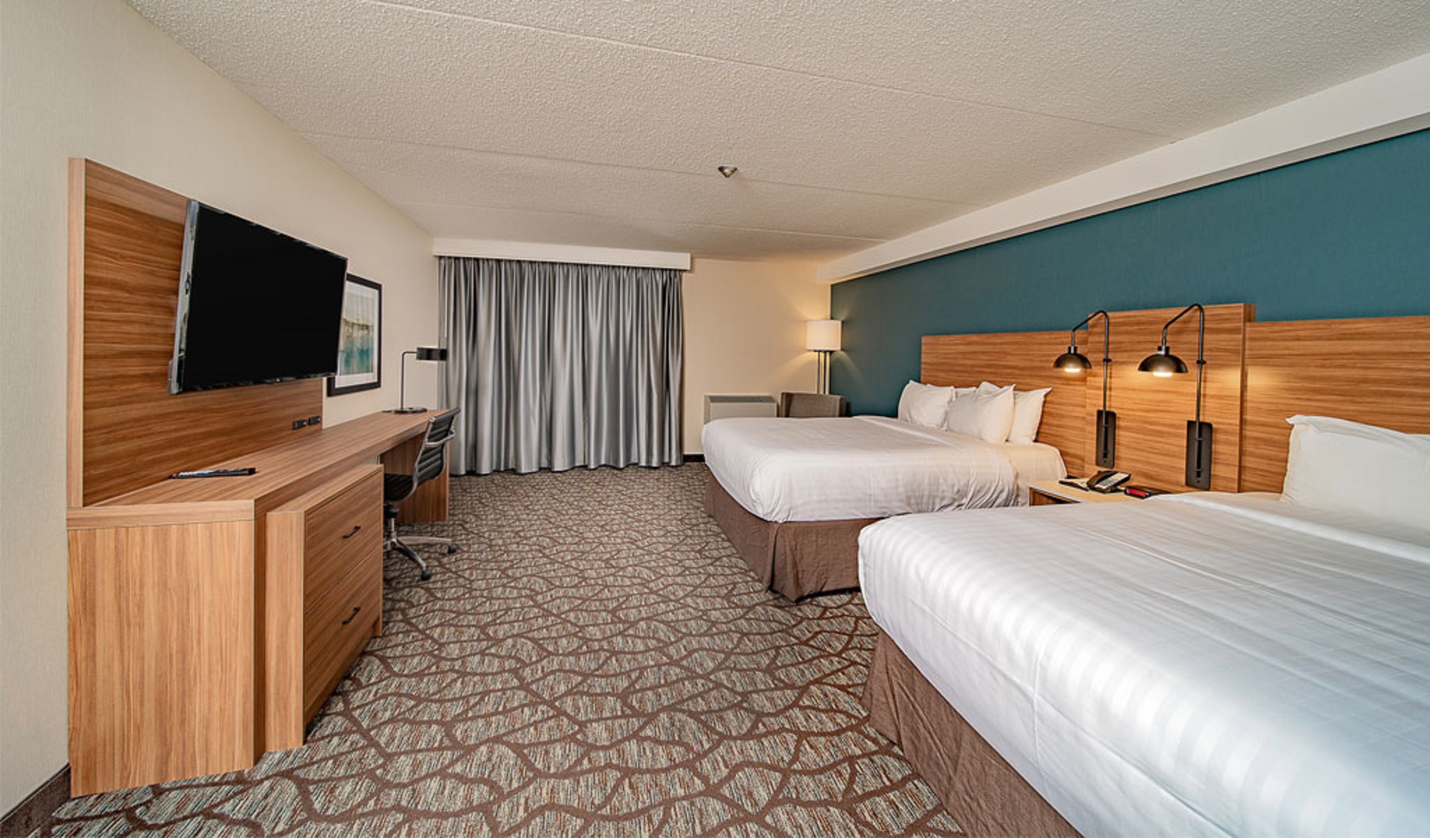 Double Deluxe Two Queen Beds