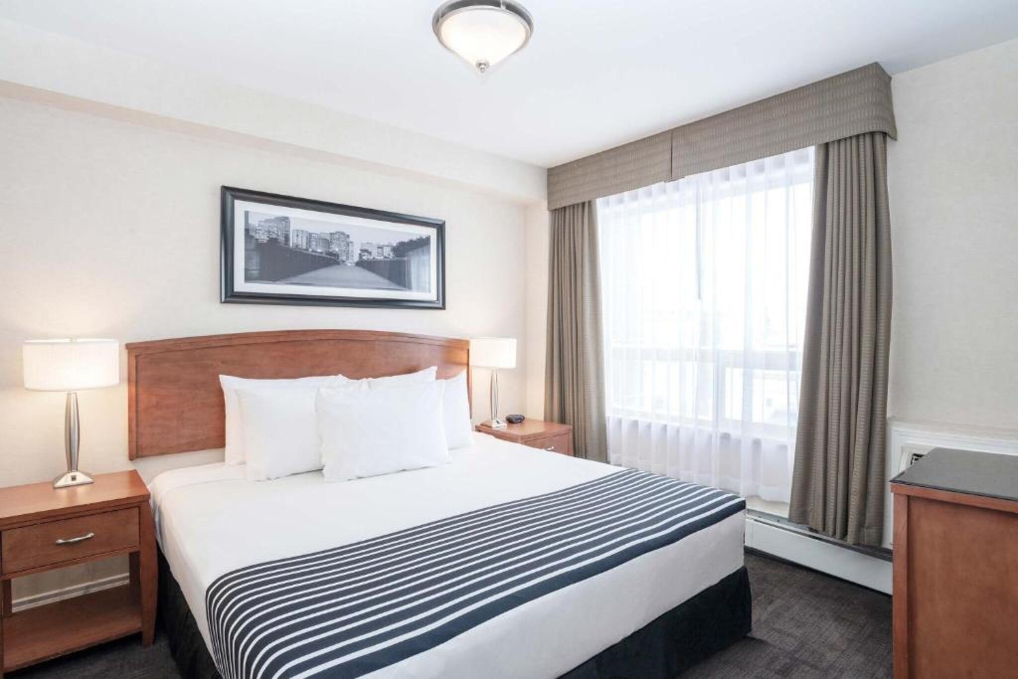 Suite King Size Bed