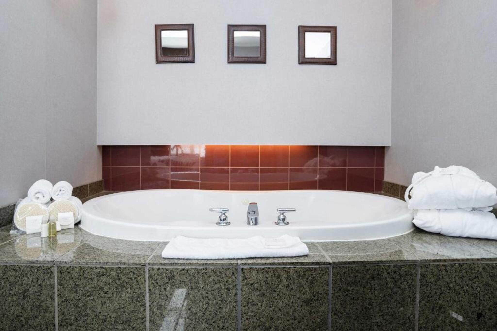 Suite King Bed with Jacuzzi