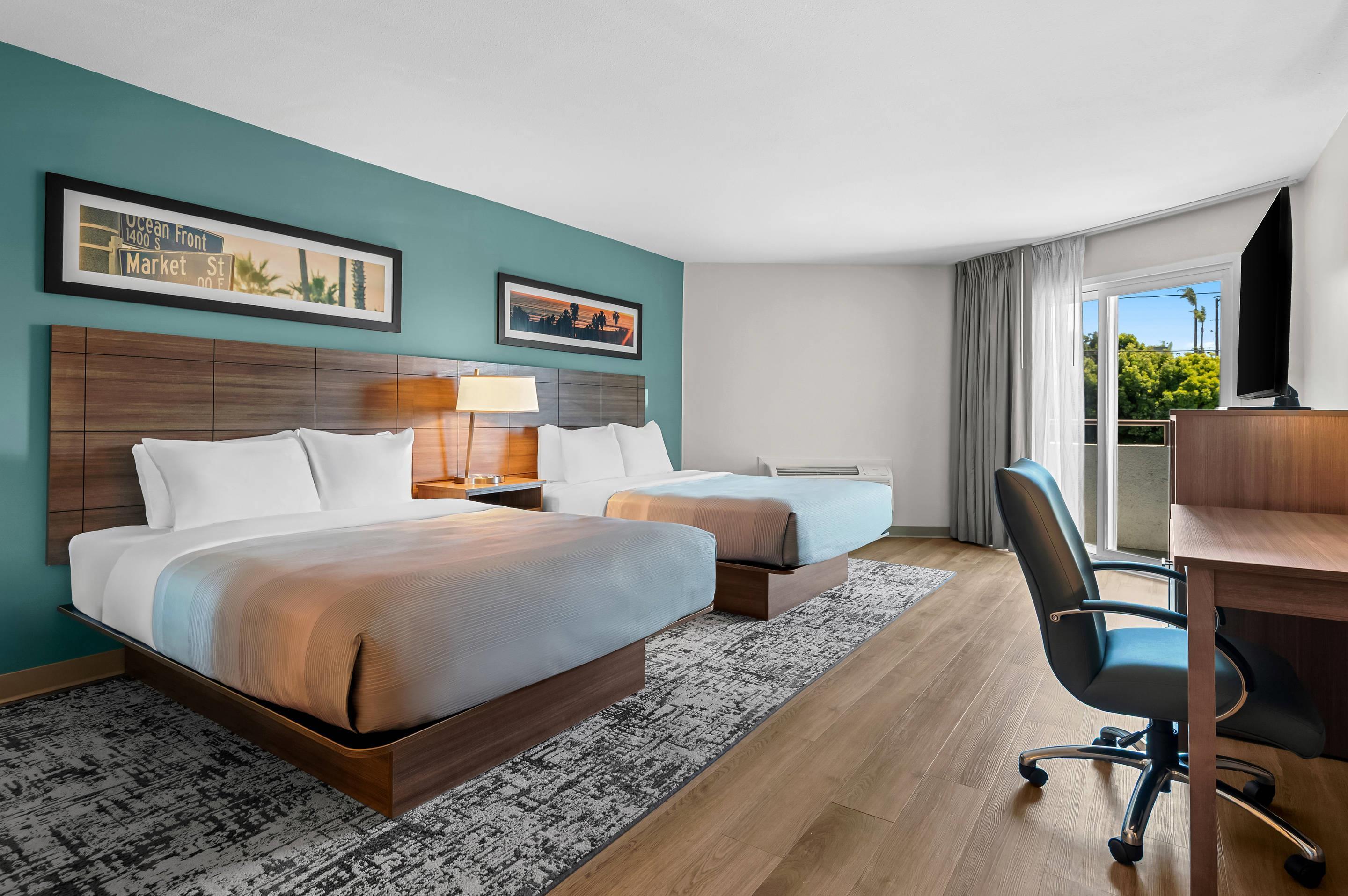 Quadruple Two Queen Beds