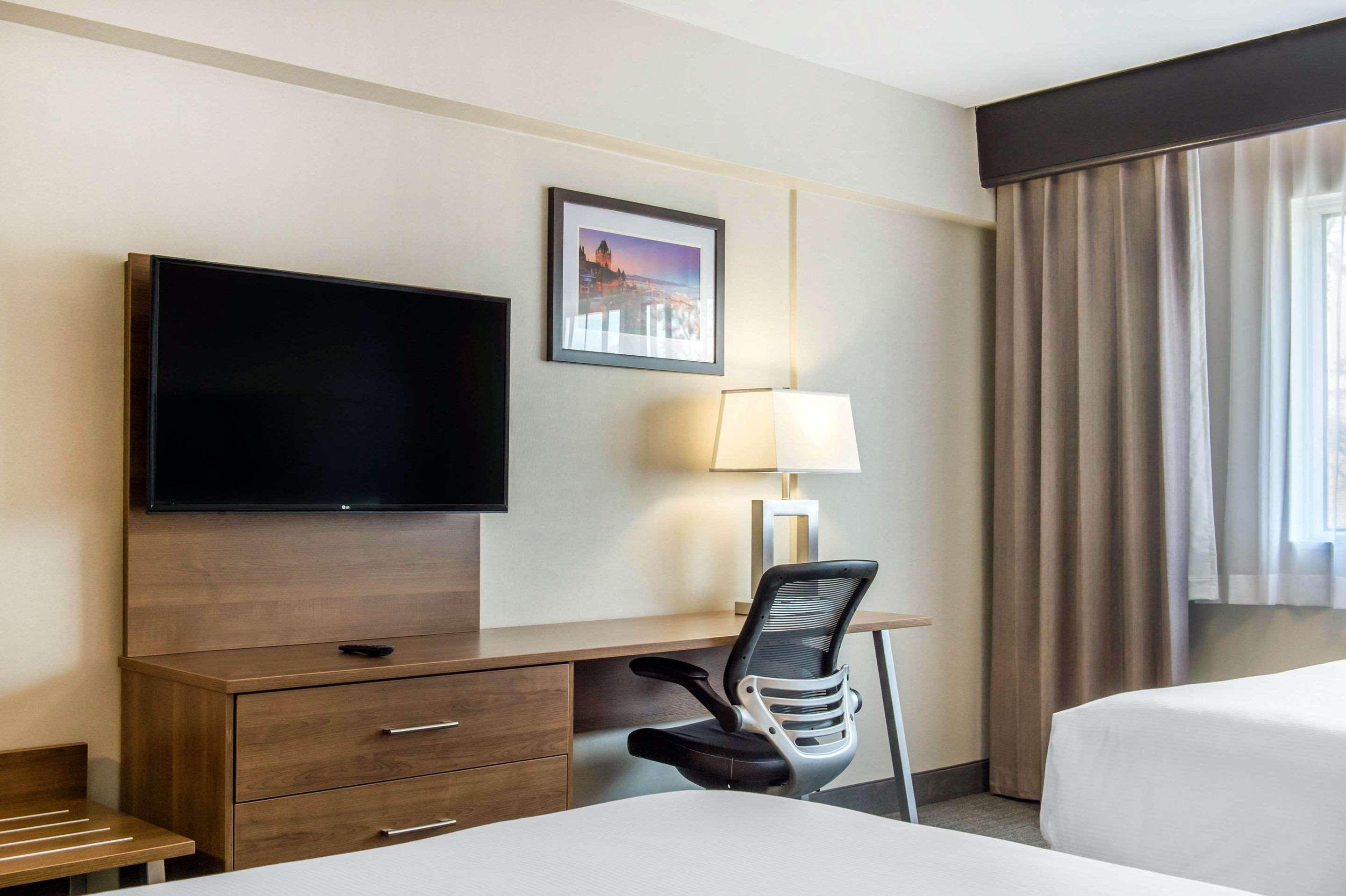 Quadruple Two Queen Beds