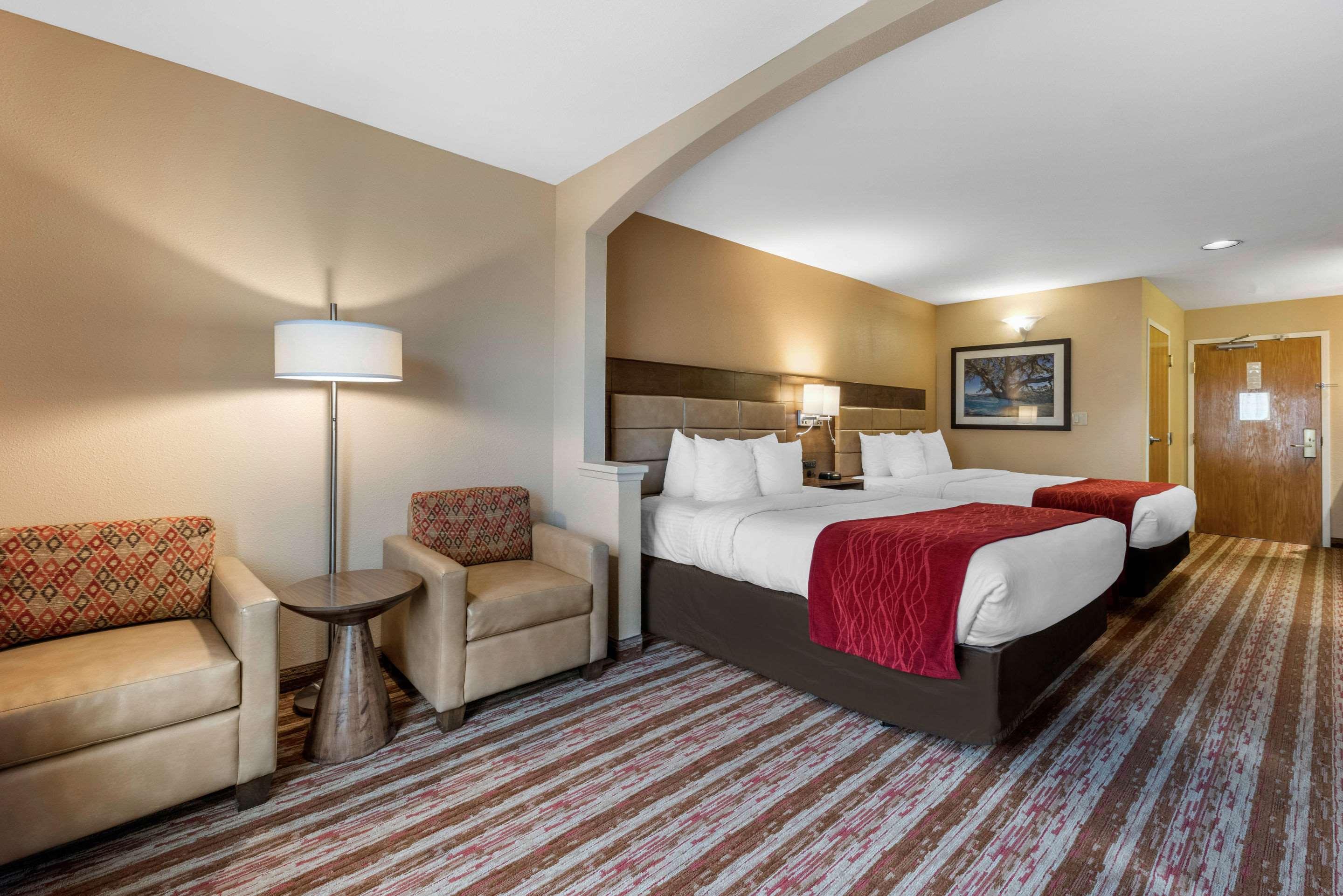 Double Two Queen Beds Non Smoking