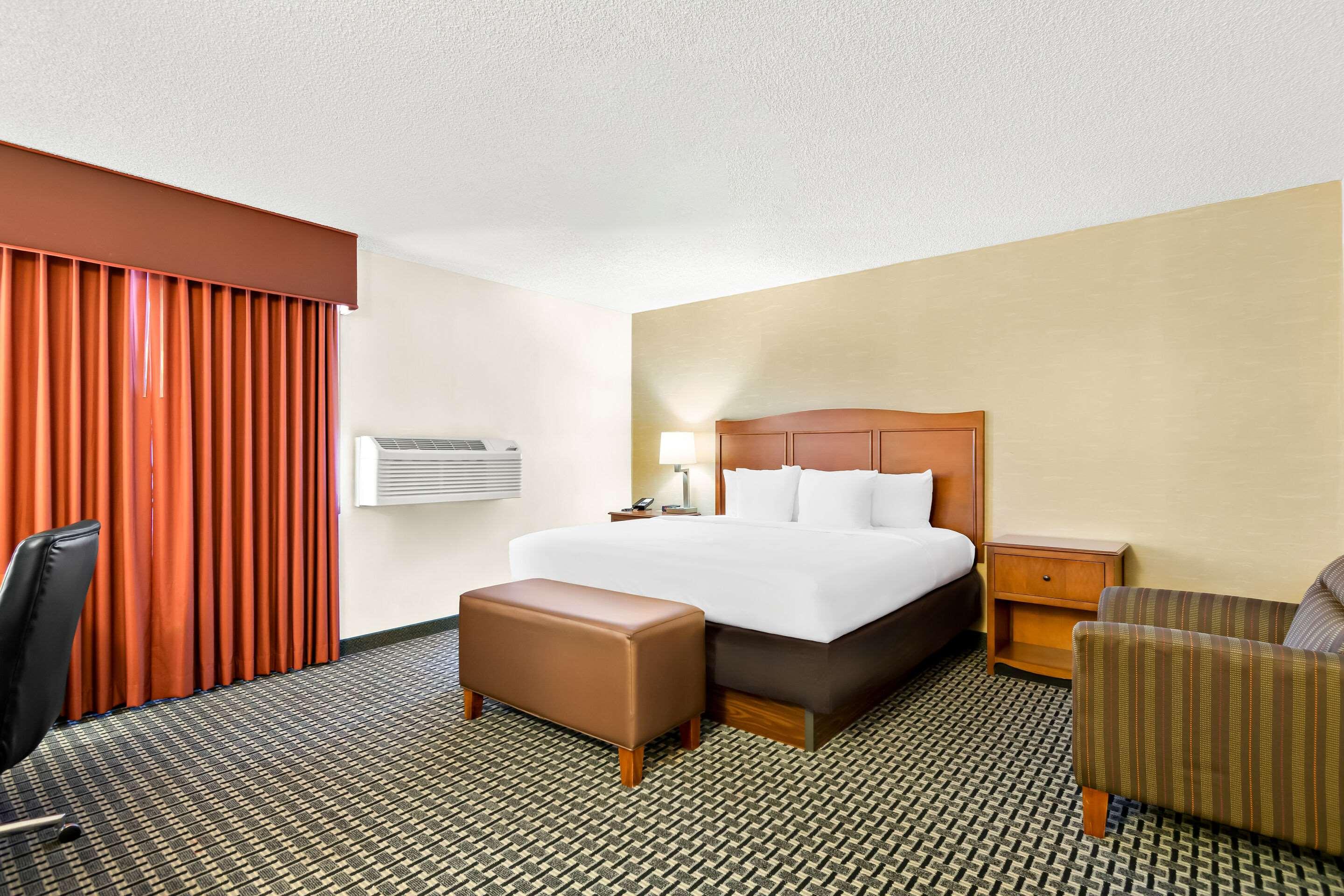 Suite King Size Bed
