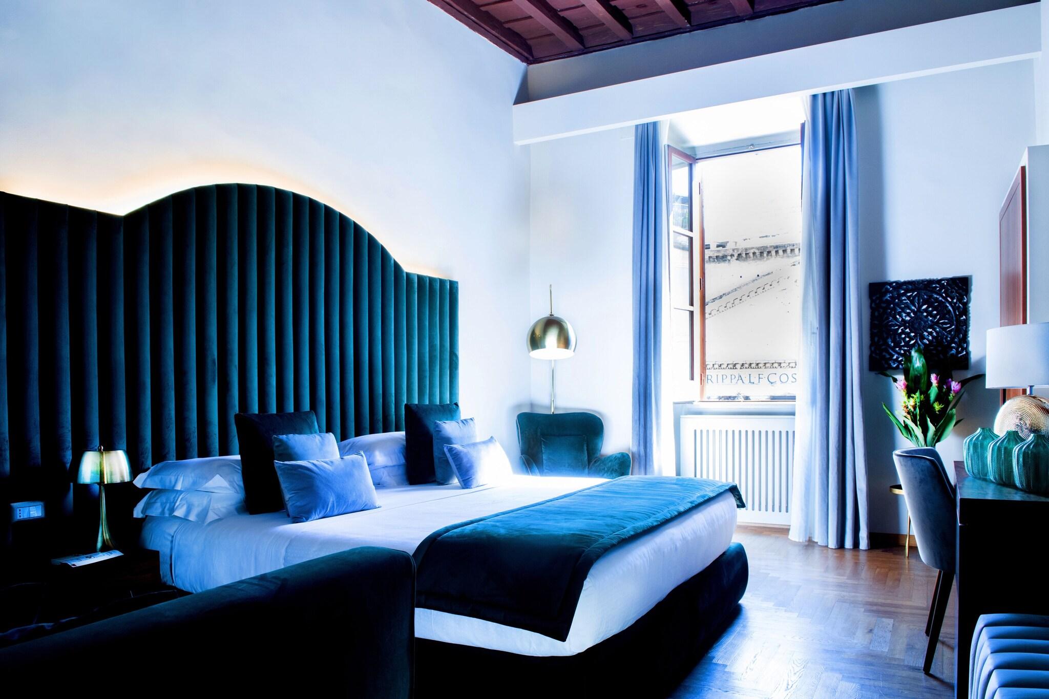 Double Deluxe One Bed