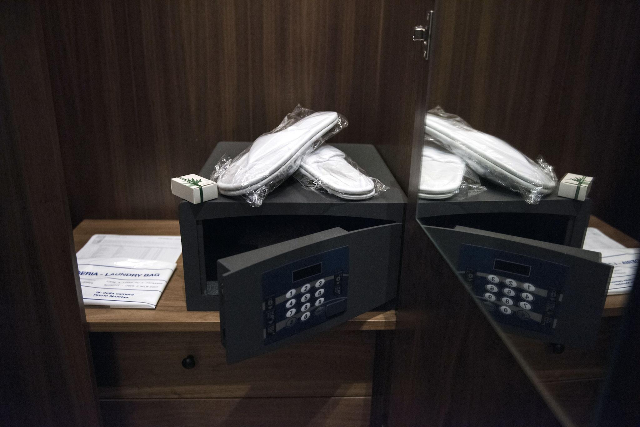 Double Deluxe One Bed