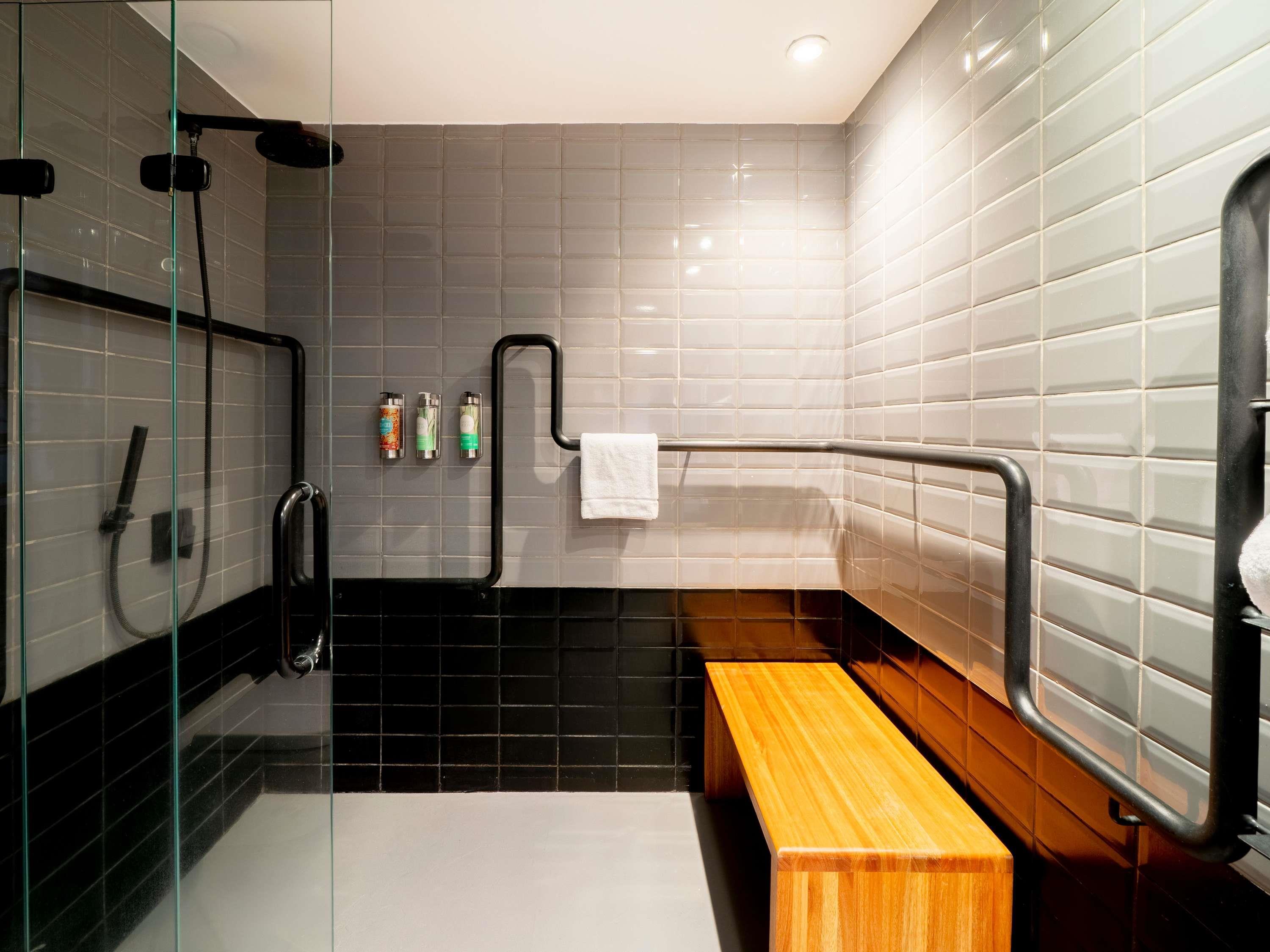 Double Executive Queen Bed