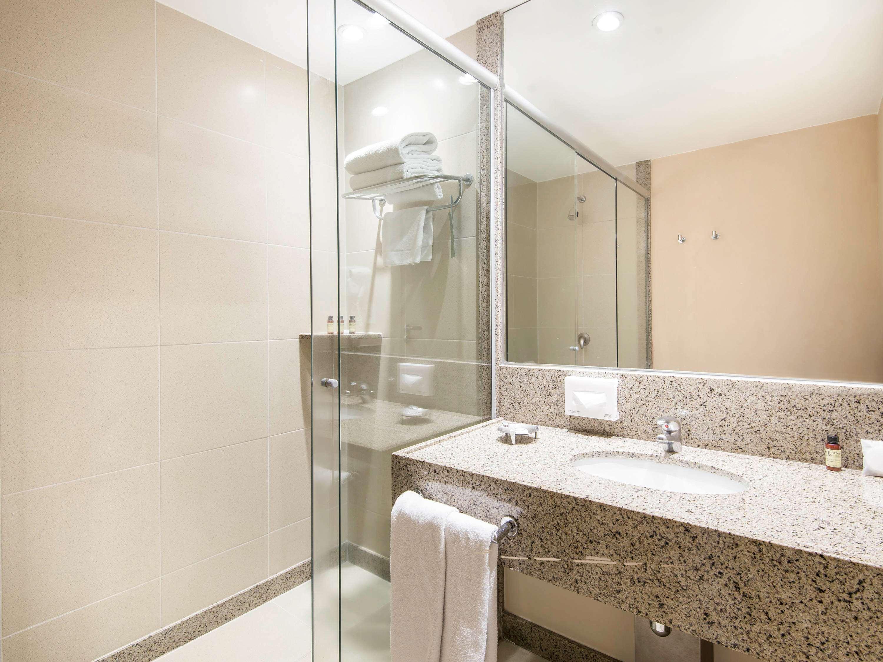 Double Classic Queen Bed