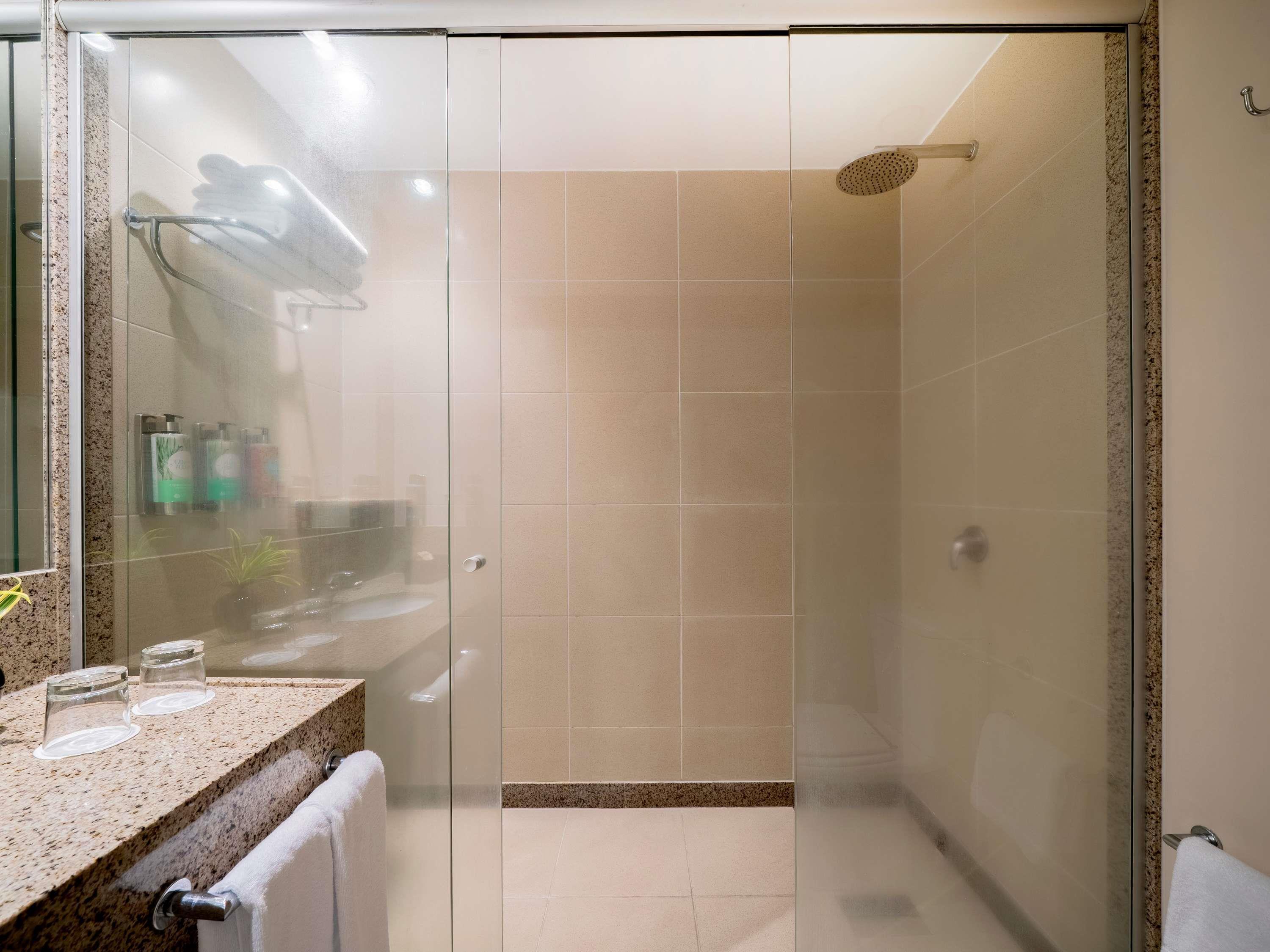 Double Classic Queen Bed