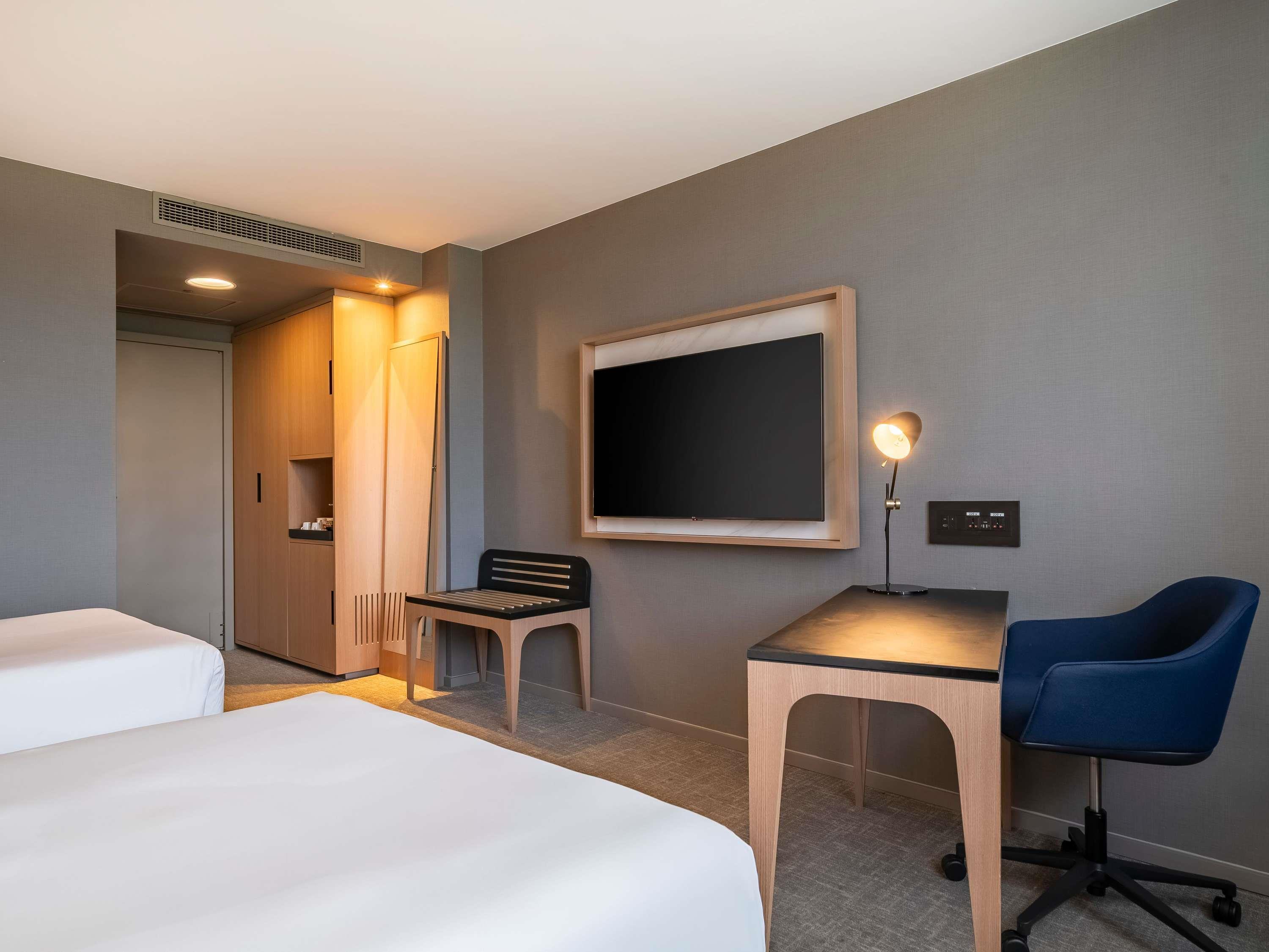 Twin Deluxe Two Beds