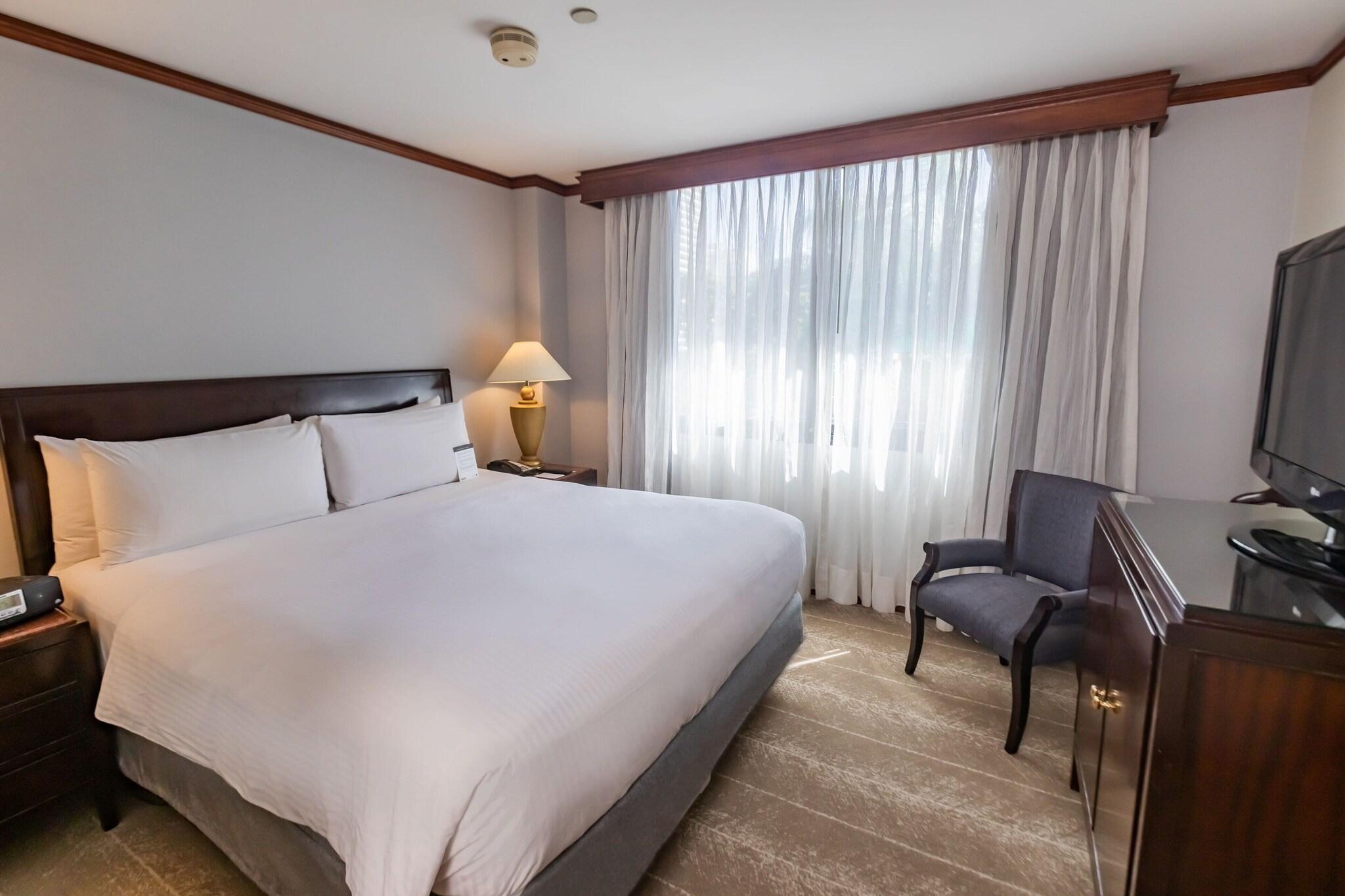 Double City View King Bed