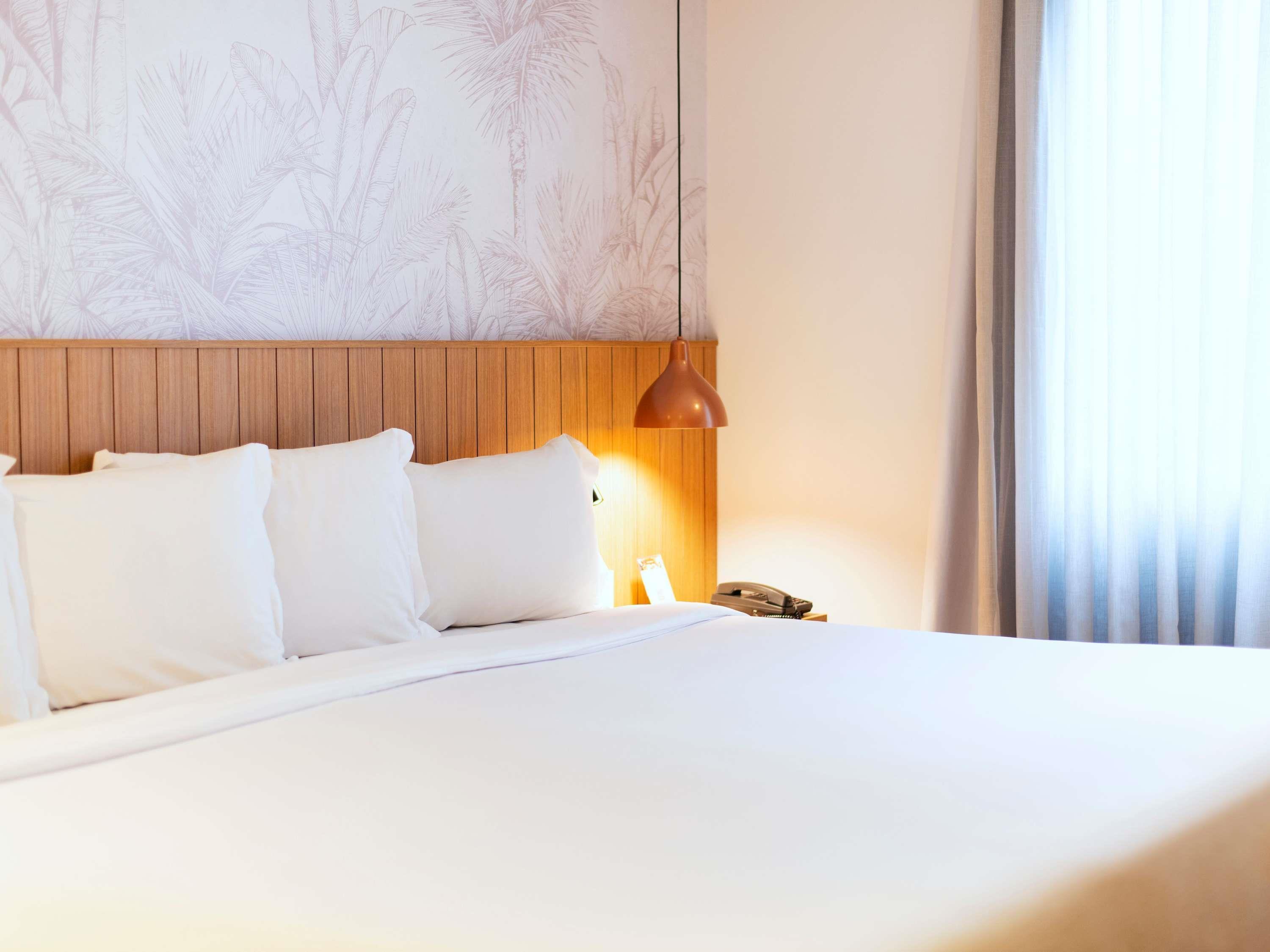 Double Deluxe King Bed