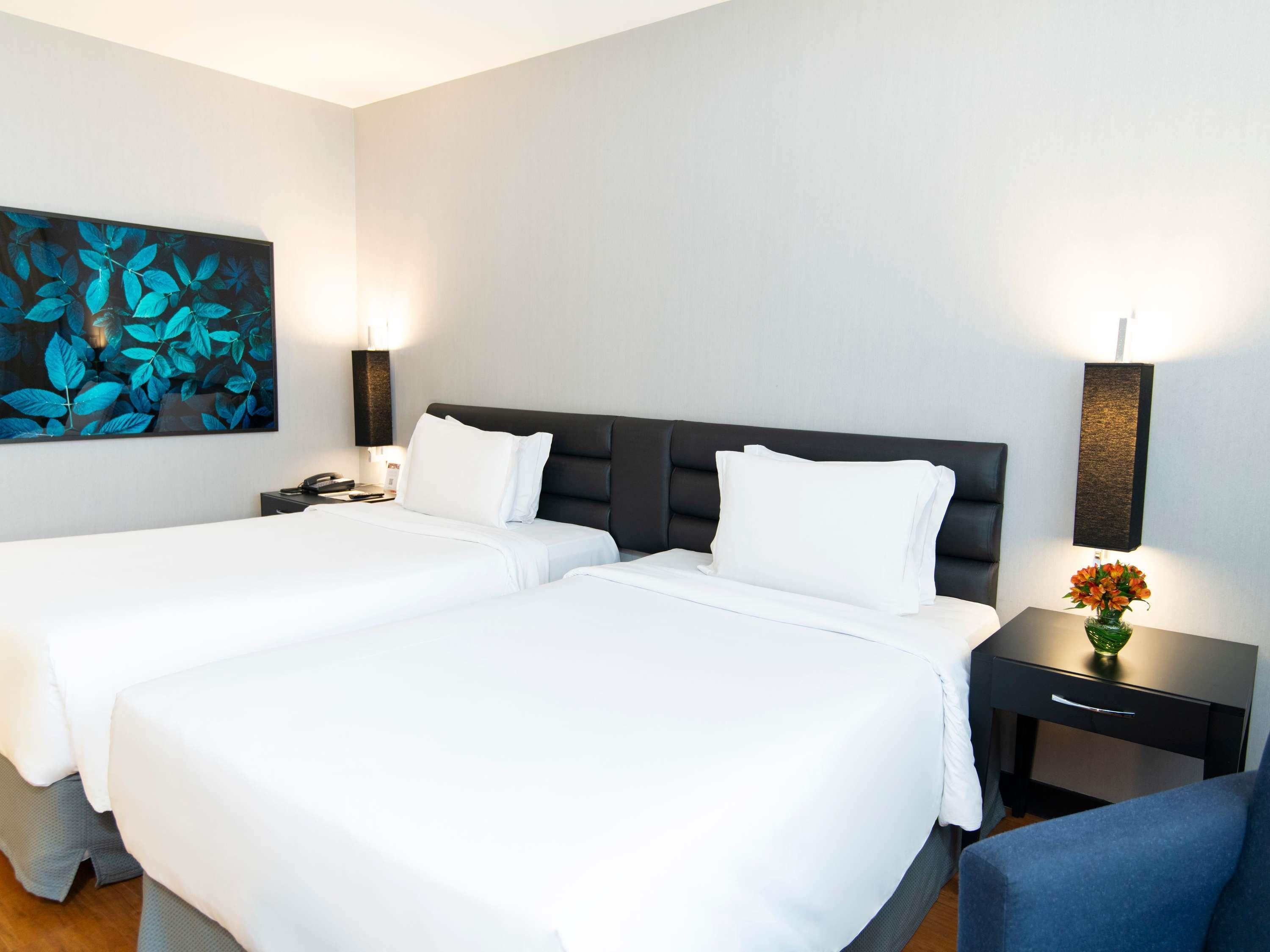 Twin Executive Queen Bed