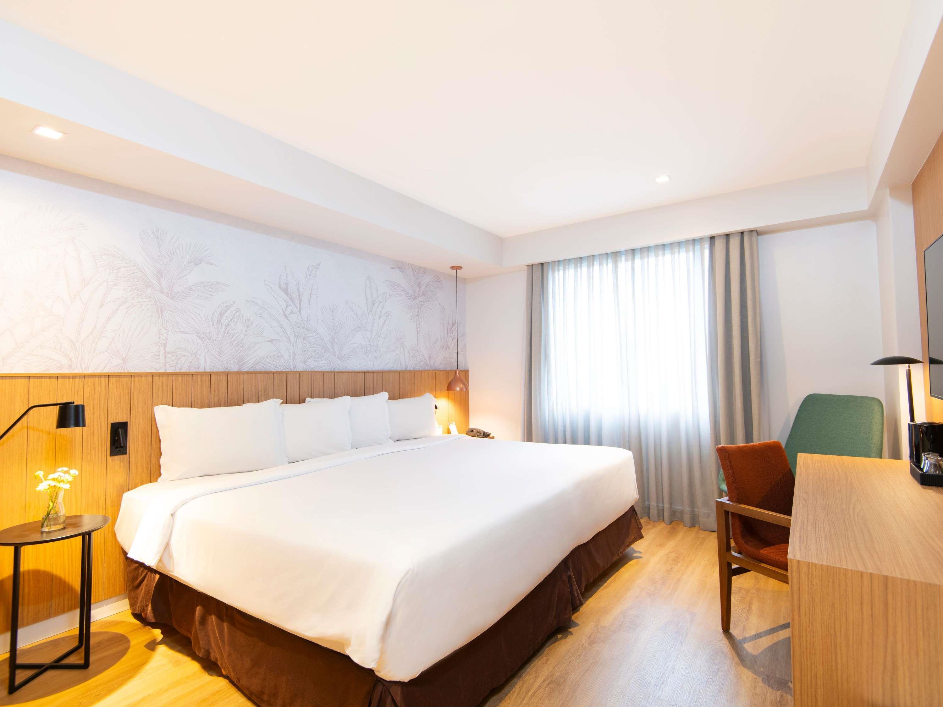 Double Deluxe King Bed