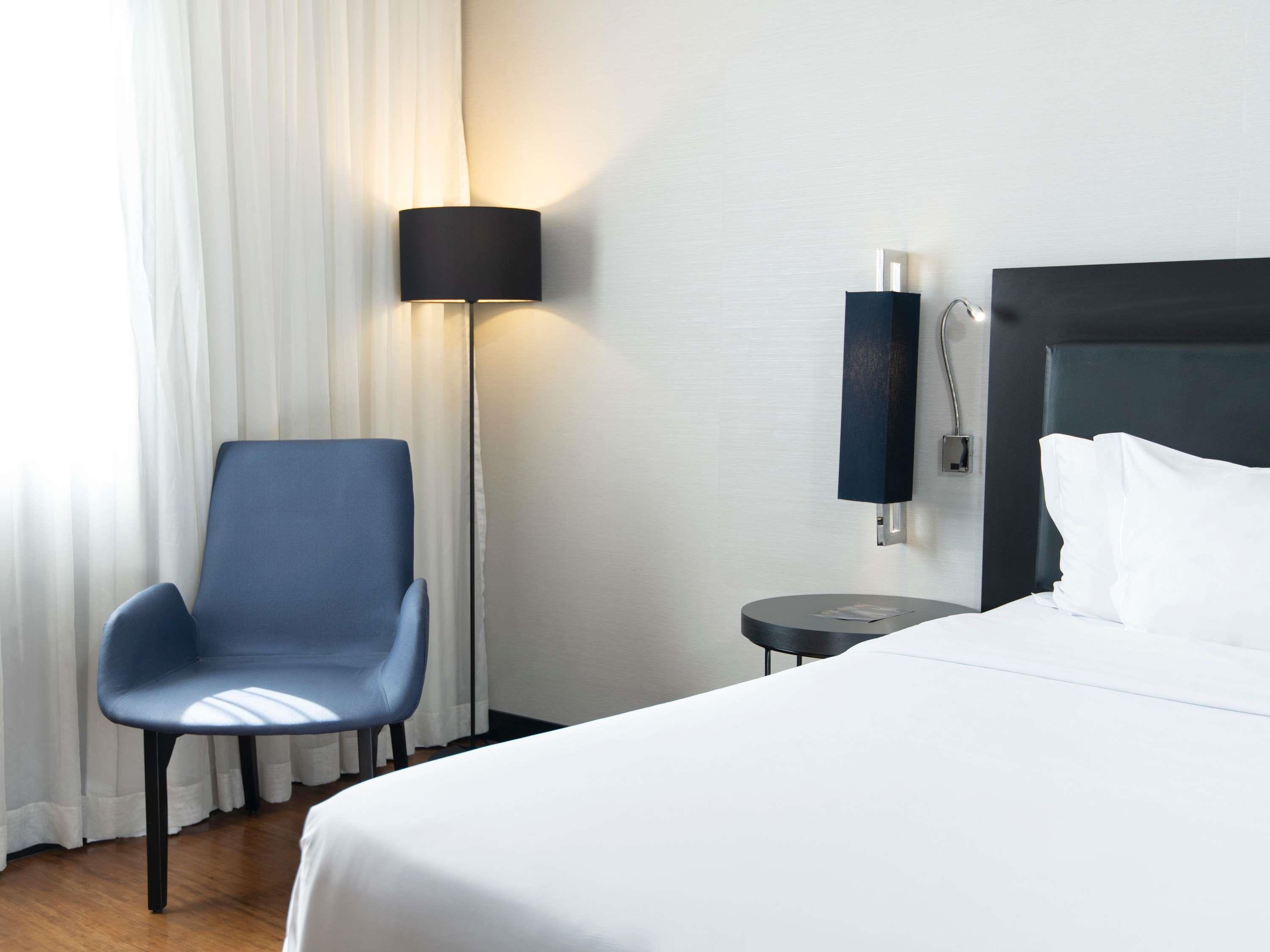 Double Executive Queen Bed