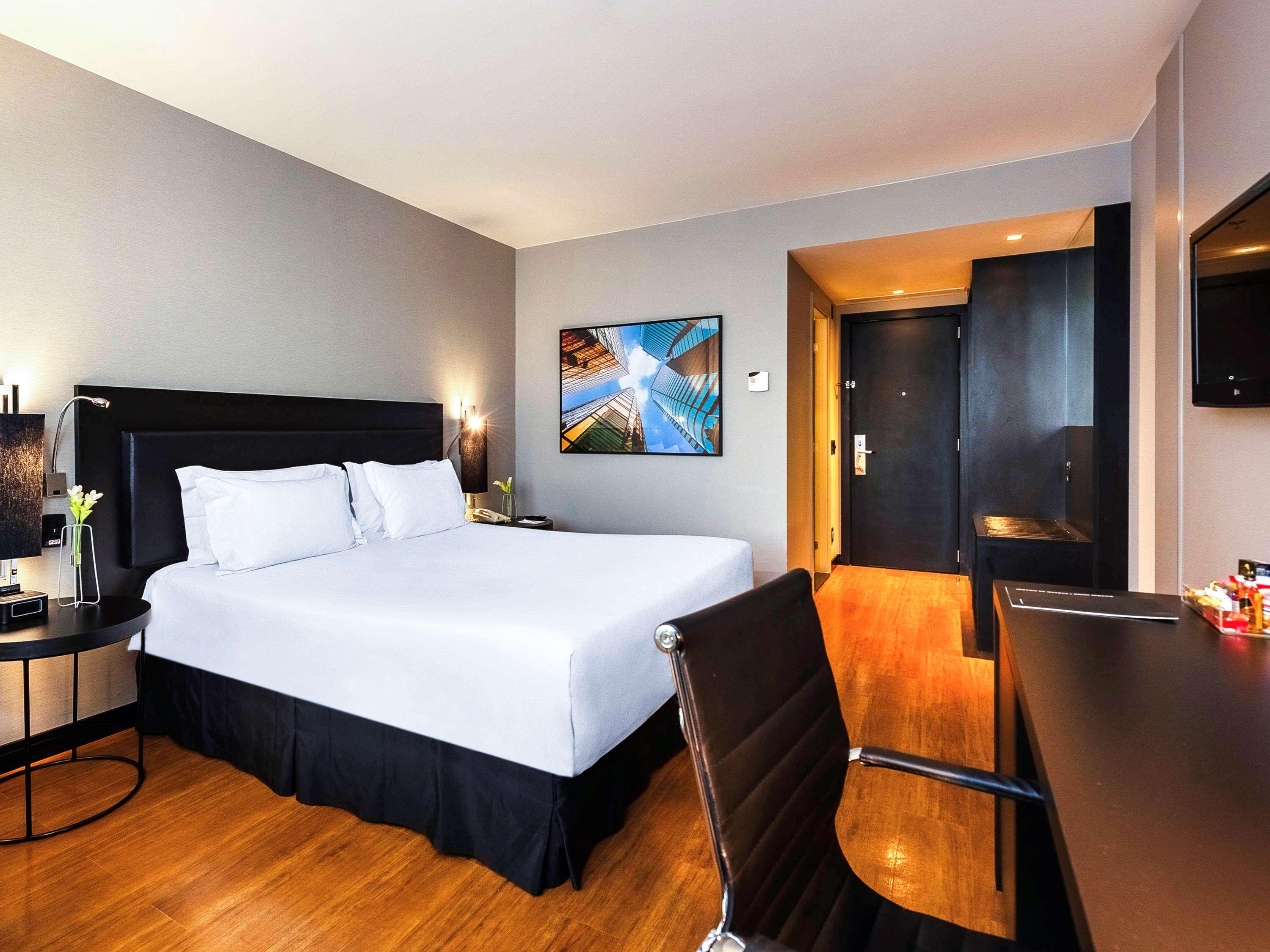 Double Executive Queen Bed