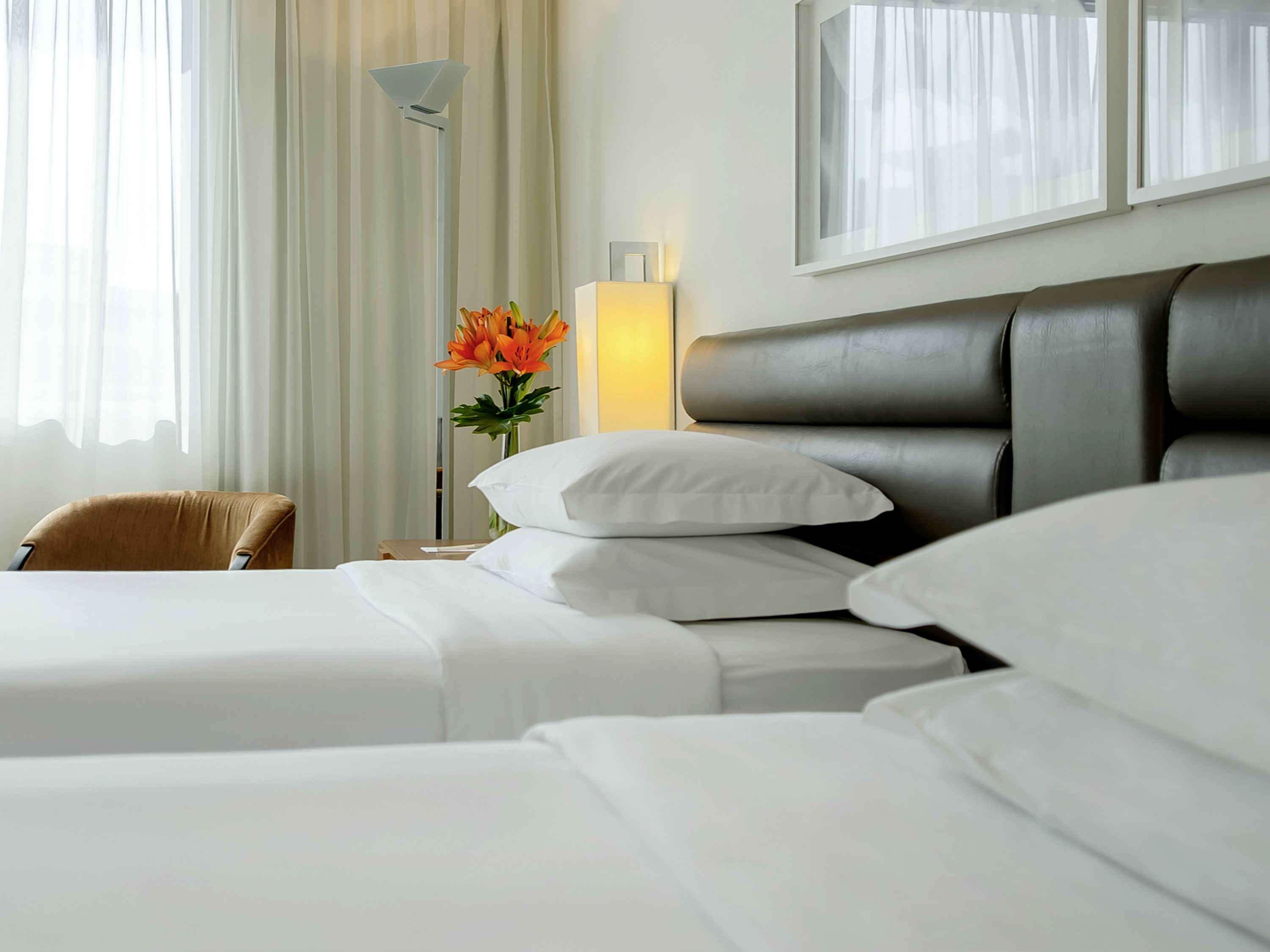 Twin Executive Queen Bed