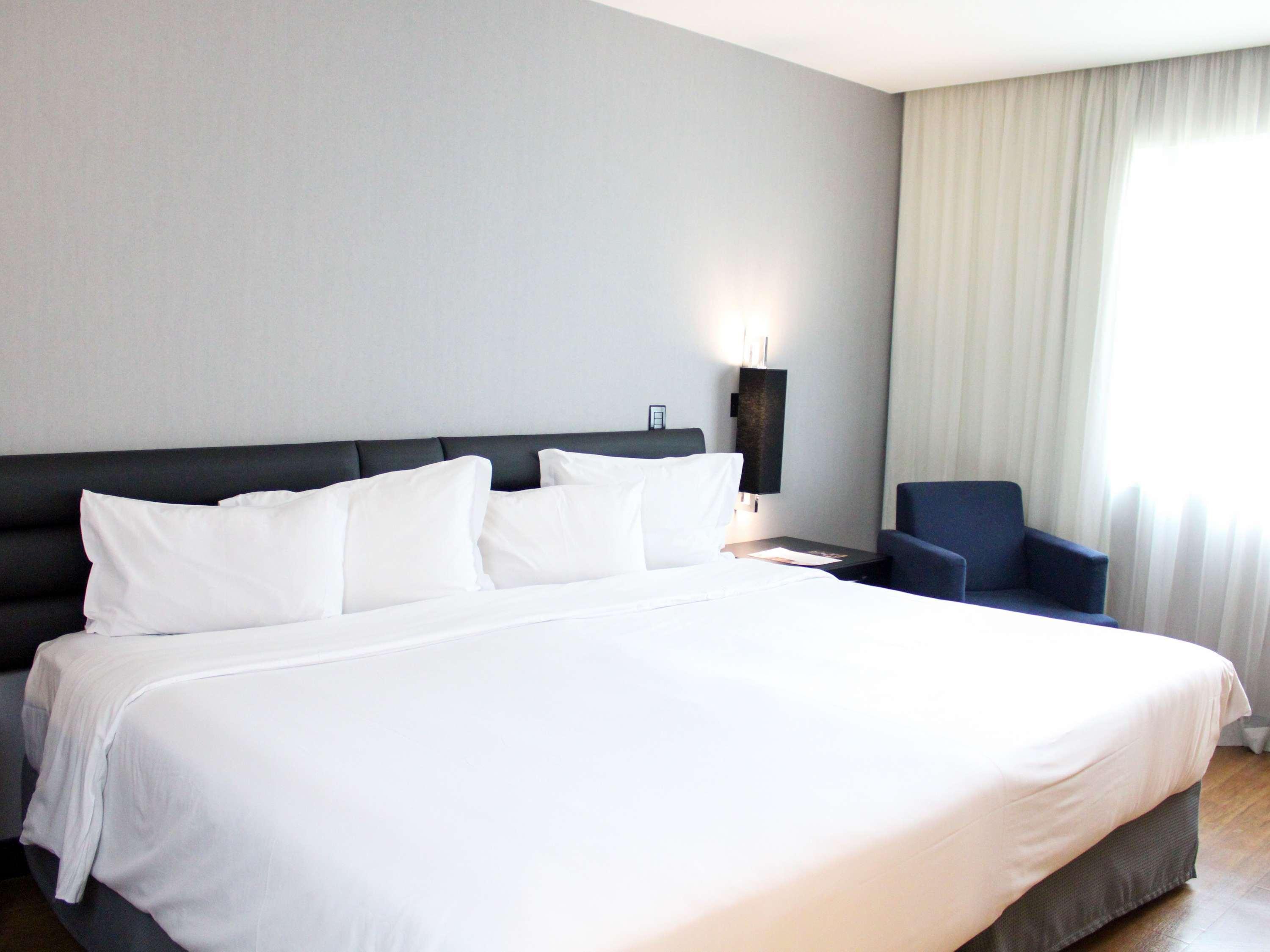 Double Deluxe King Bed