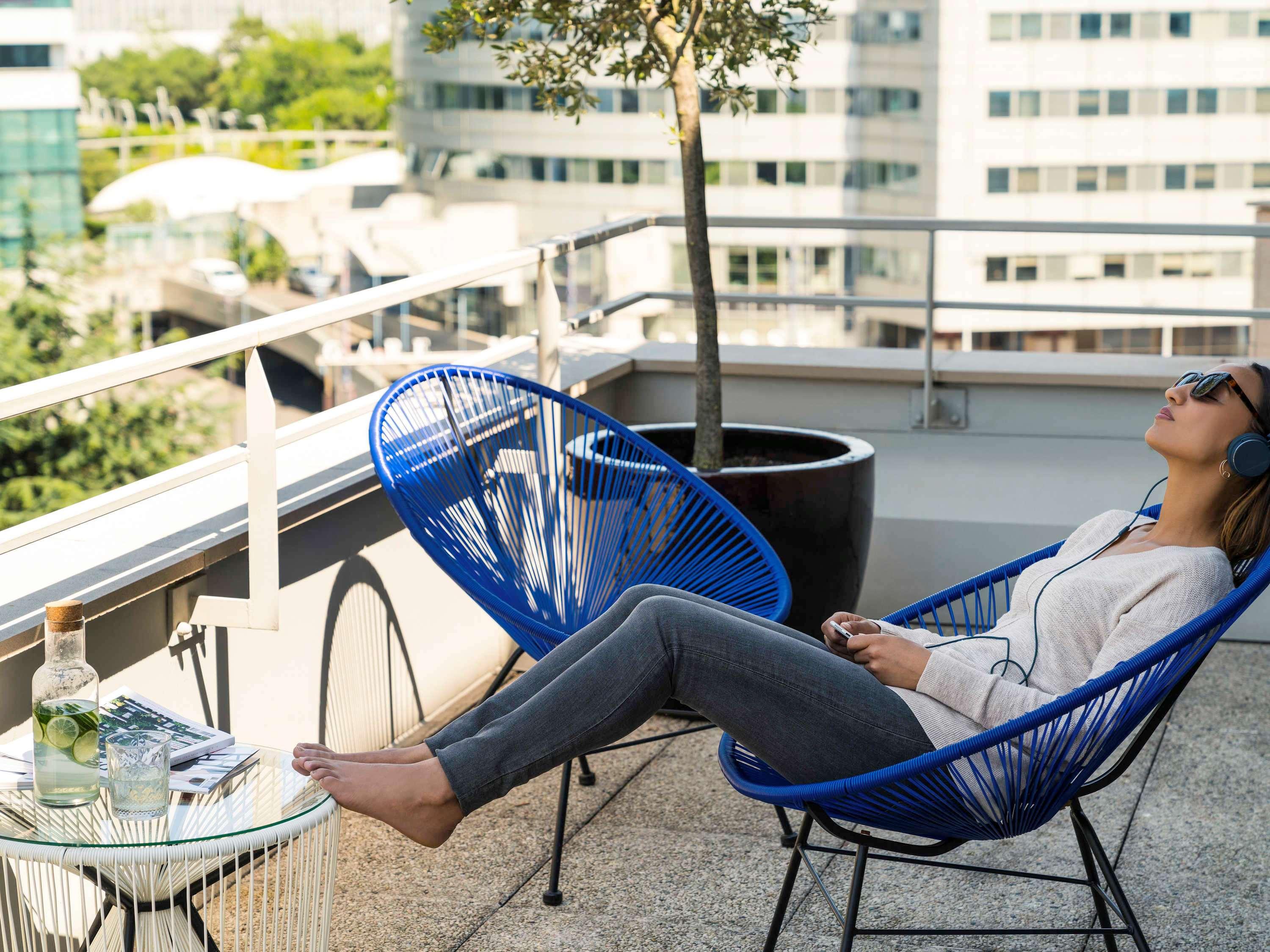 Double Executive Queen Bed