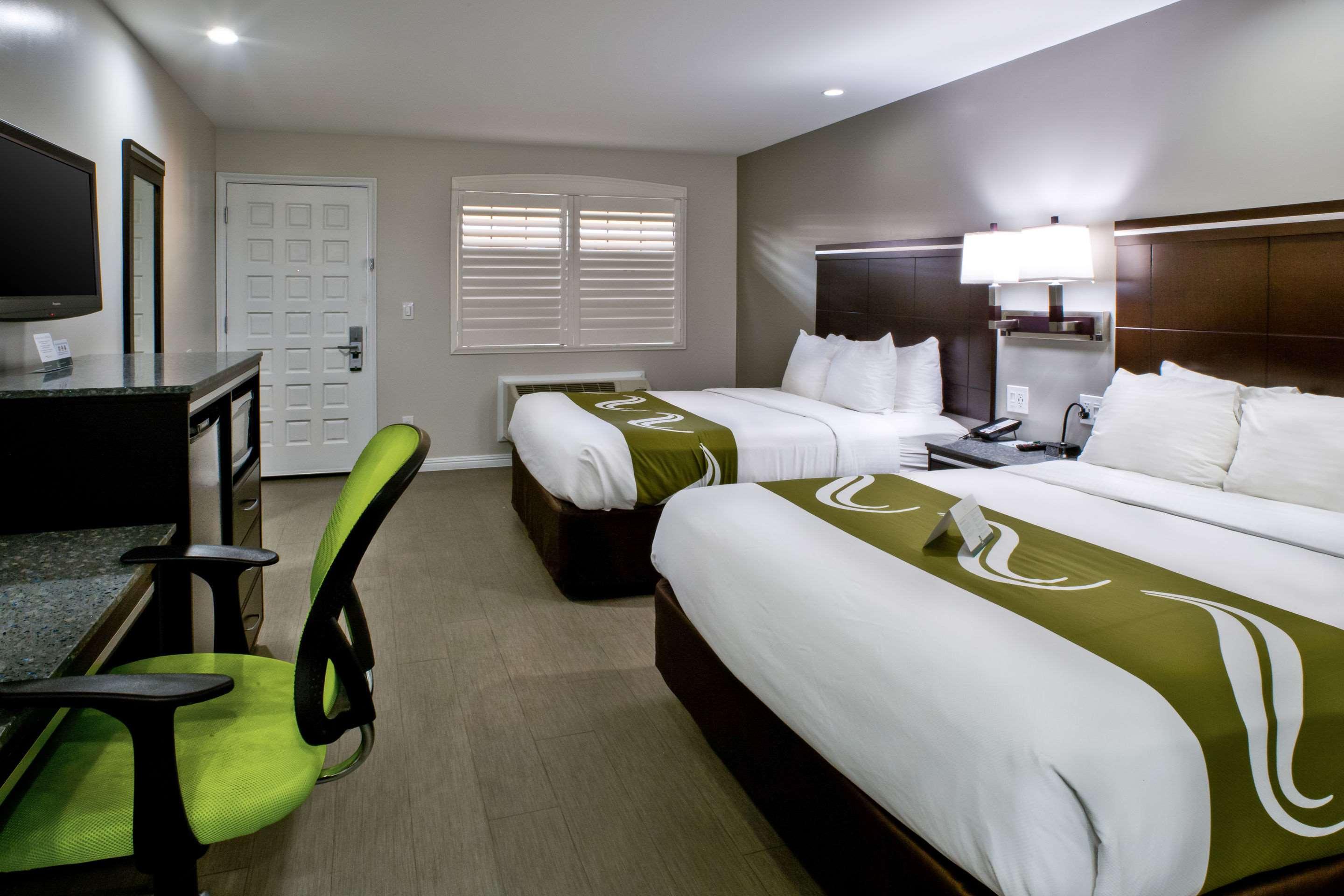 Double Two Queen Beds Non Smoking